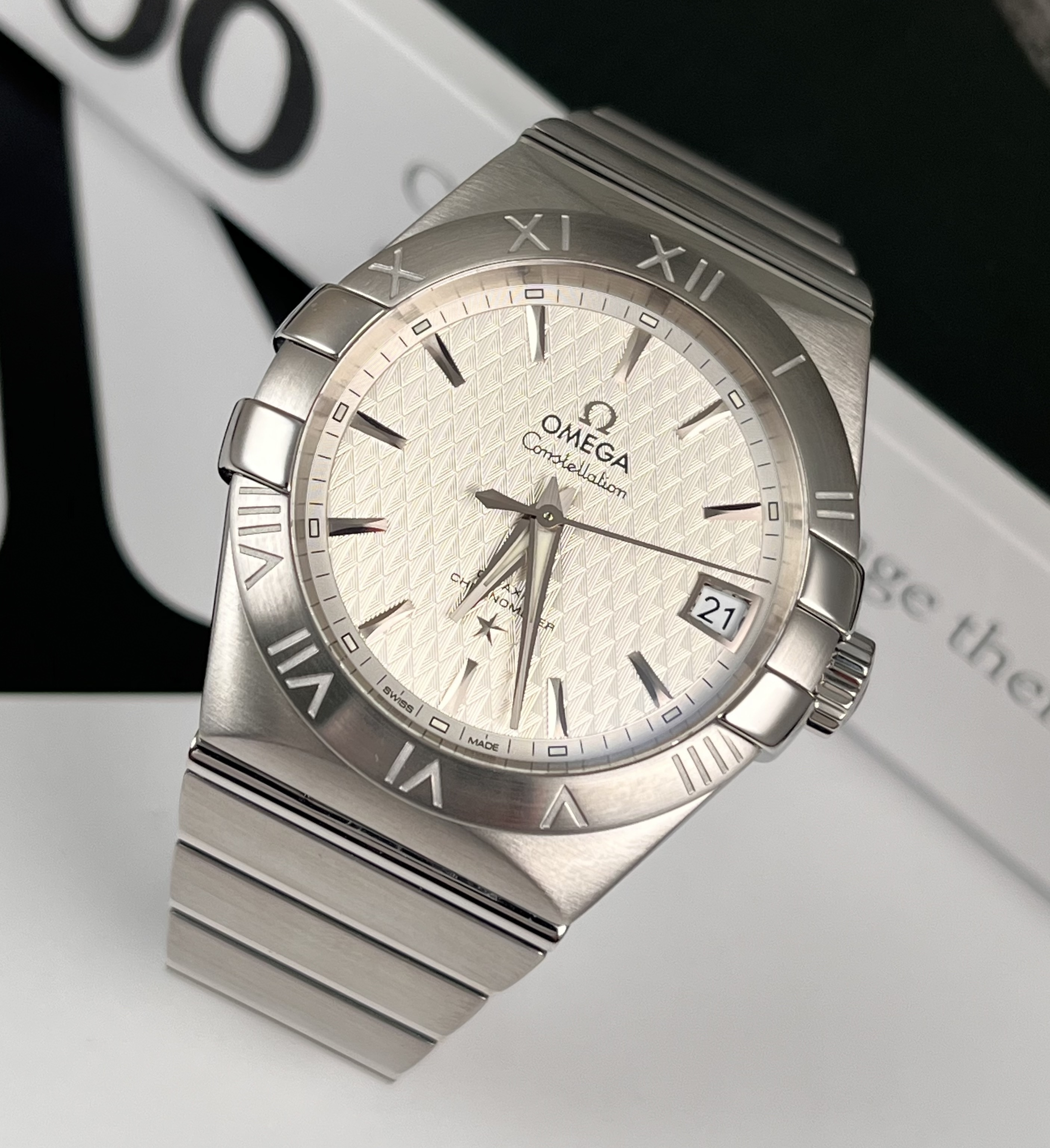 Omega 123.10.38.21.02.003 detail 1