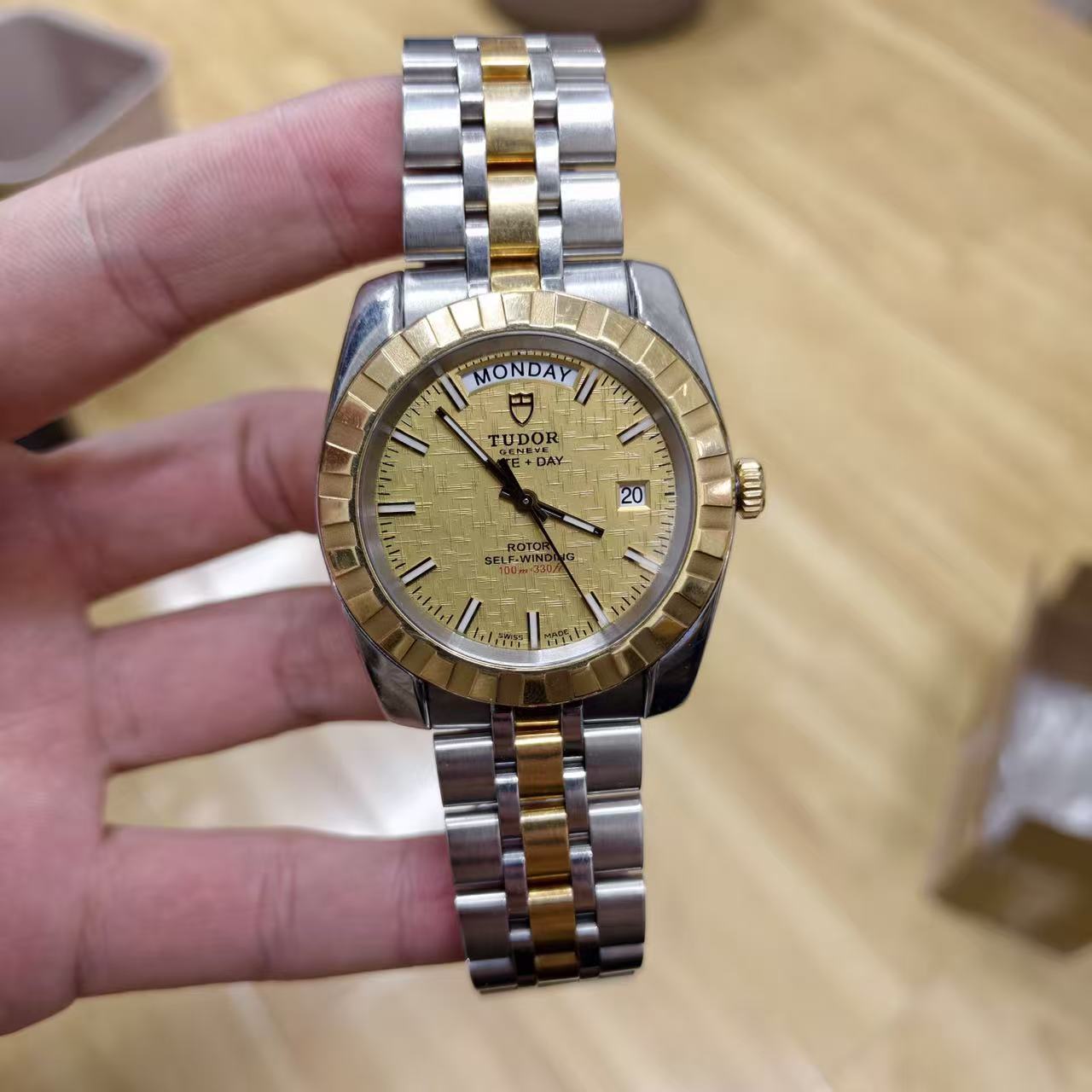 Tudor m23013-0021