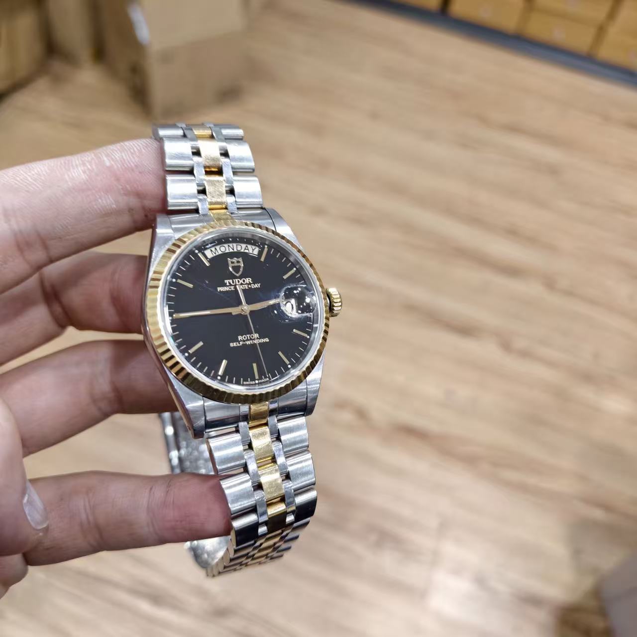 Tudor m76213-0010 detail 1