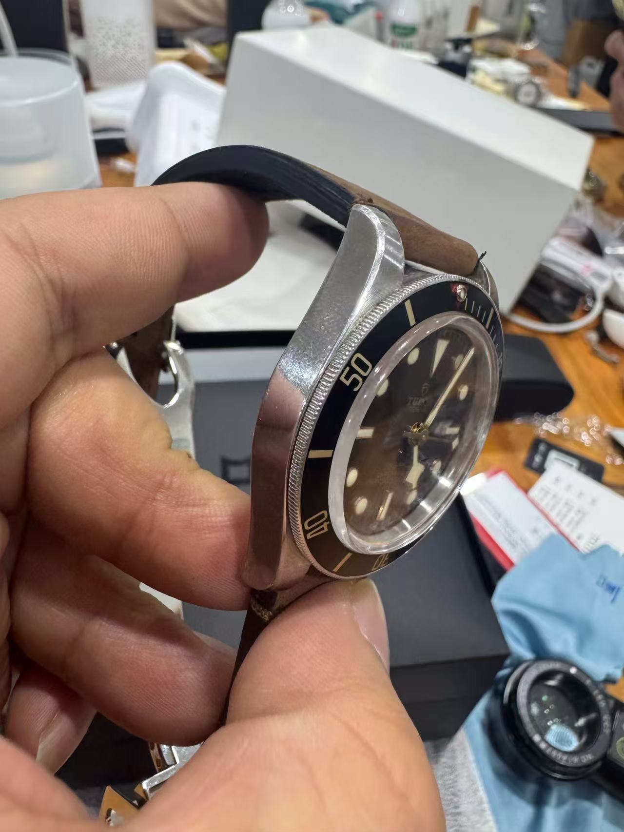 Tudor M79030N-0002 detail 1