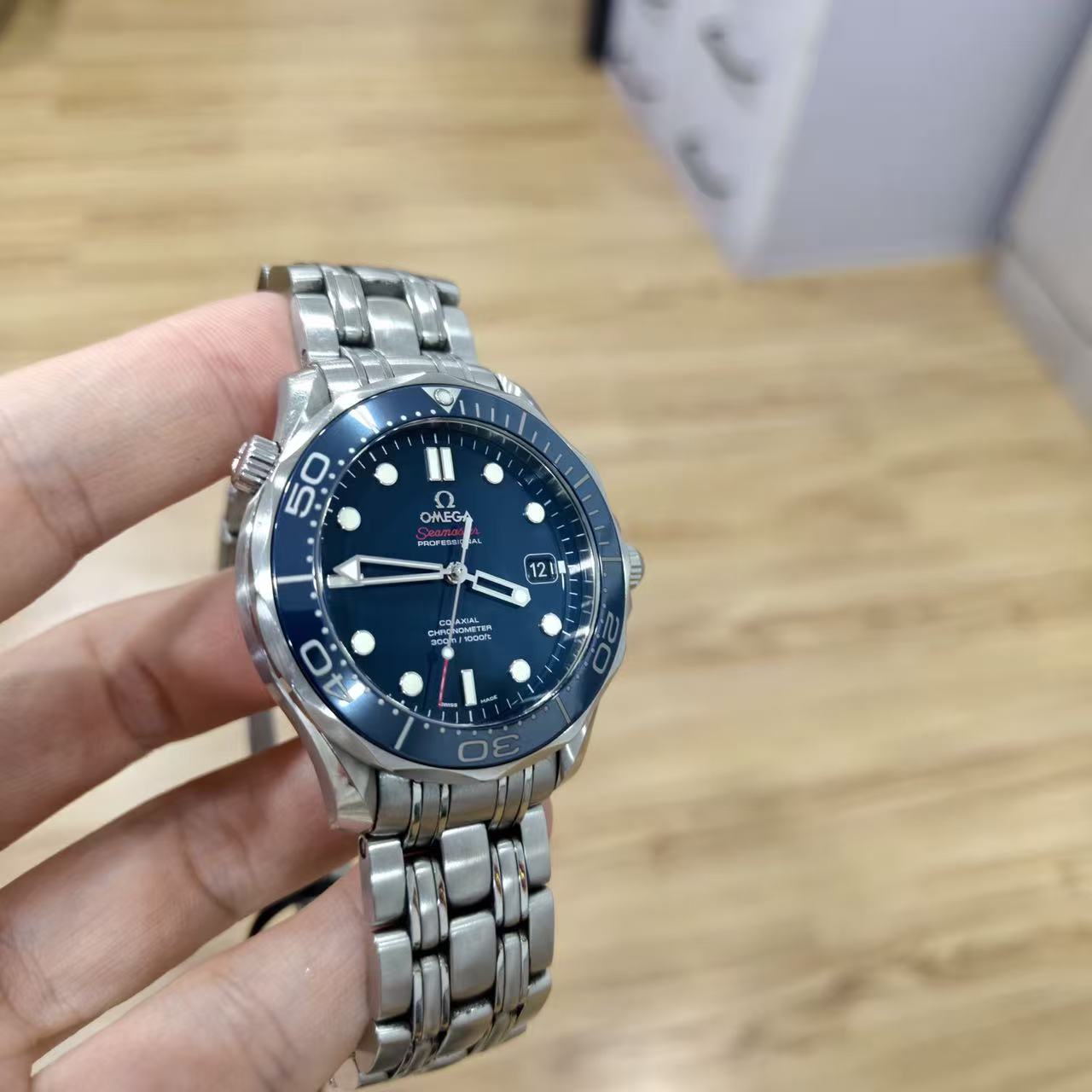 Omega 212.30.41.20.03.001 detail 1