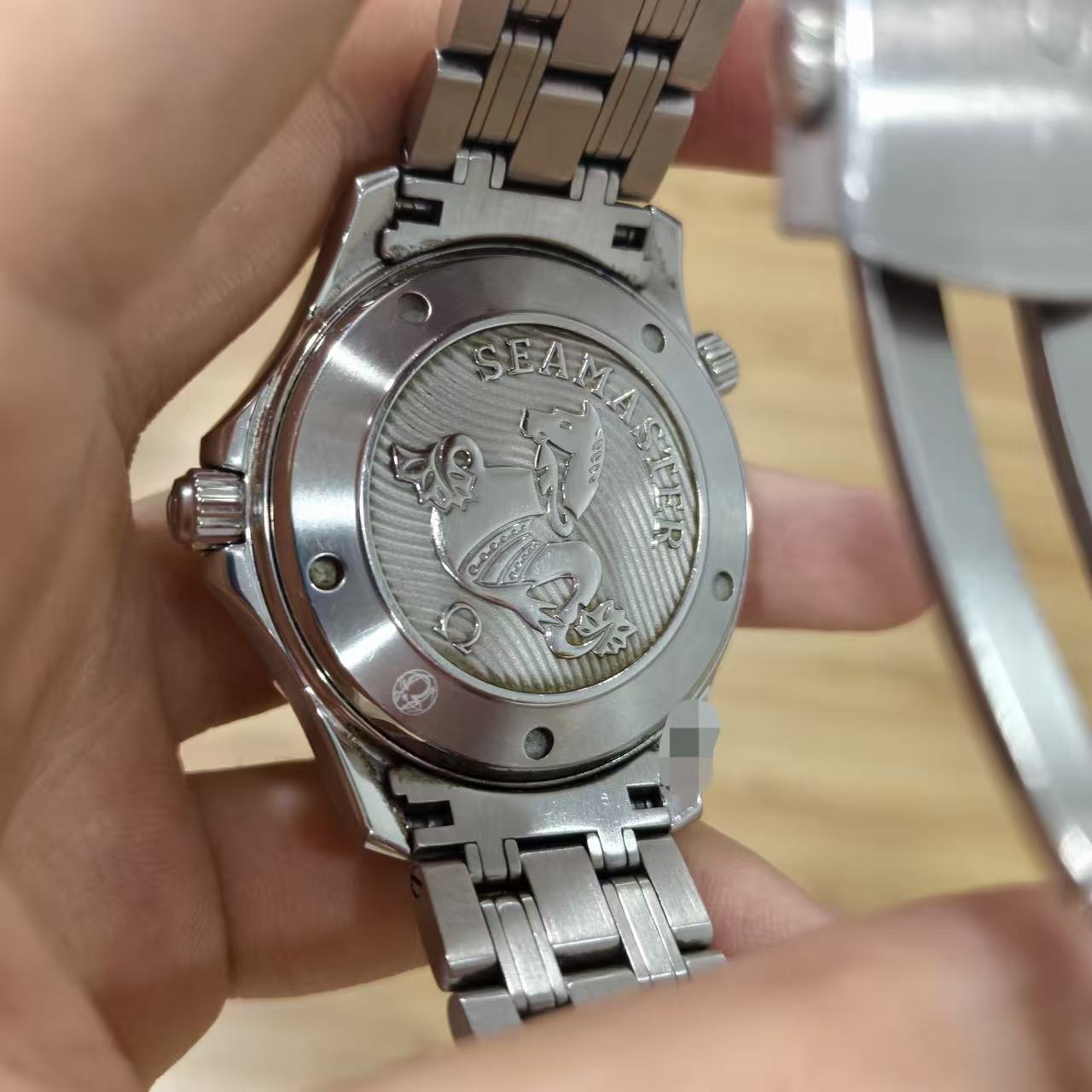 Omega 212.30.41.20.03.001 detail 4