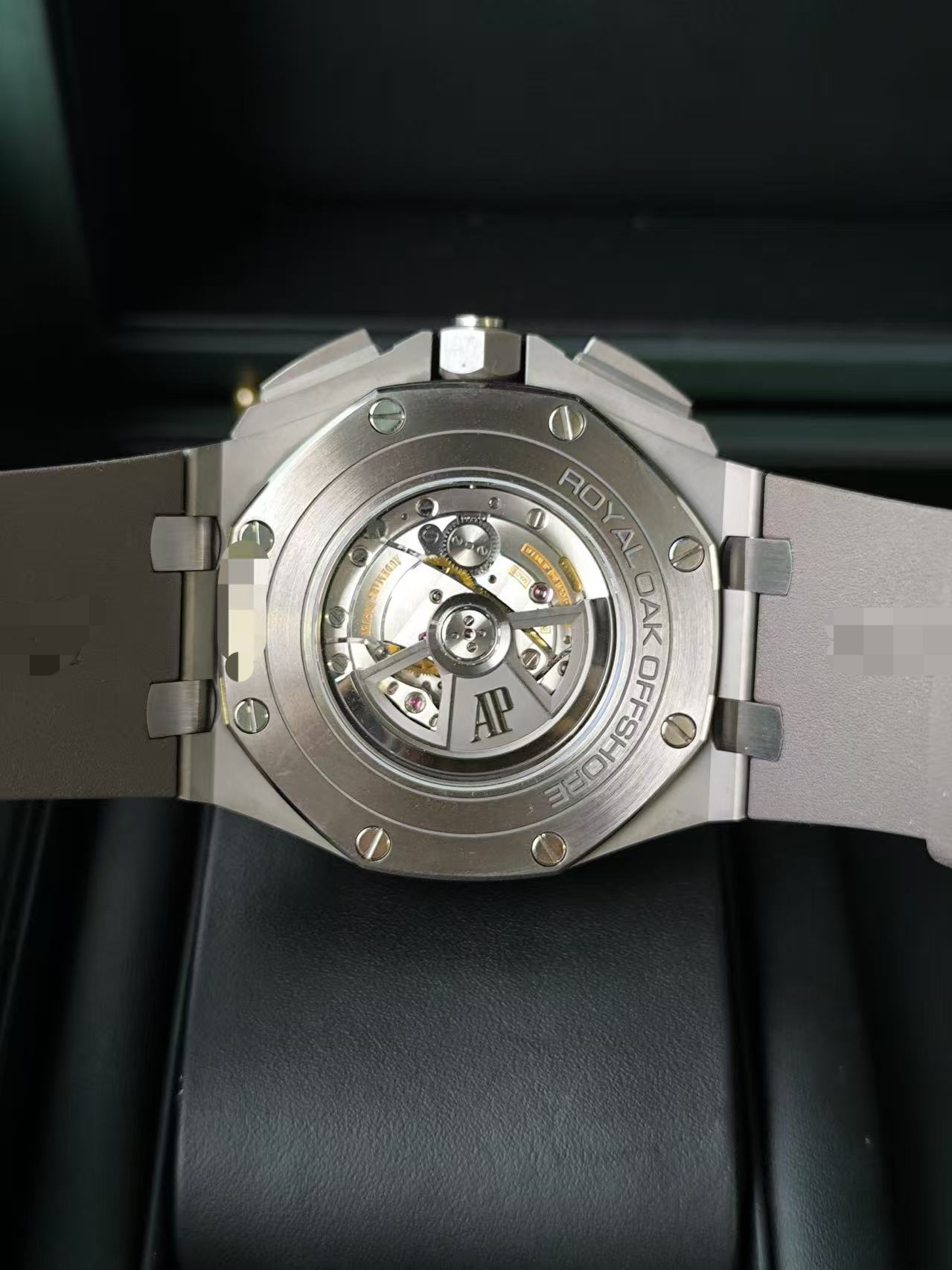 Audemars Piguet 26400IO.OO.A004CA.02 detail 3