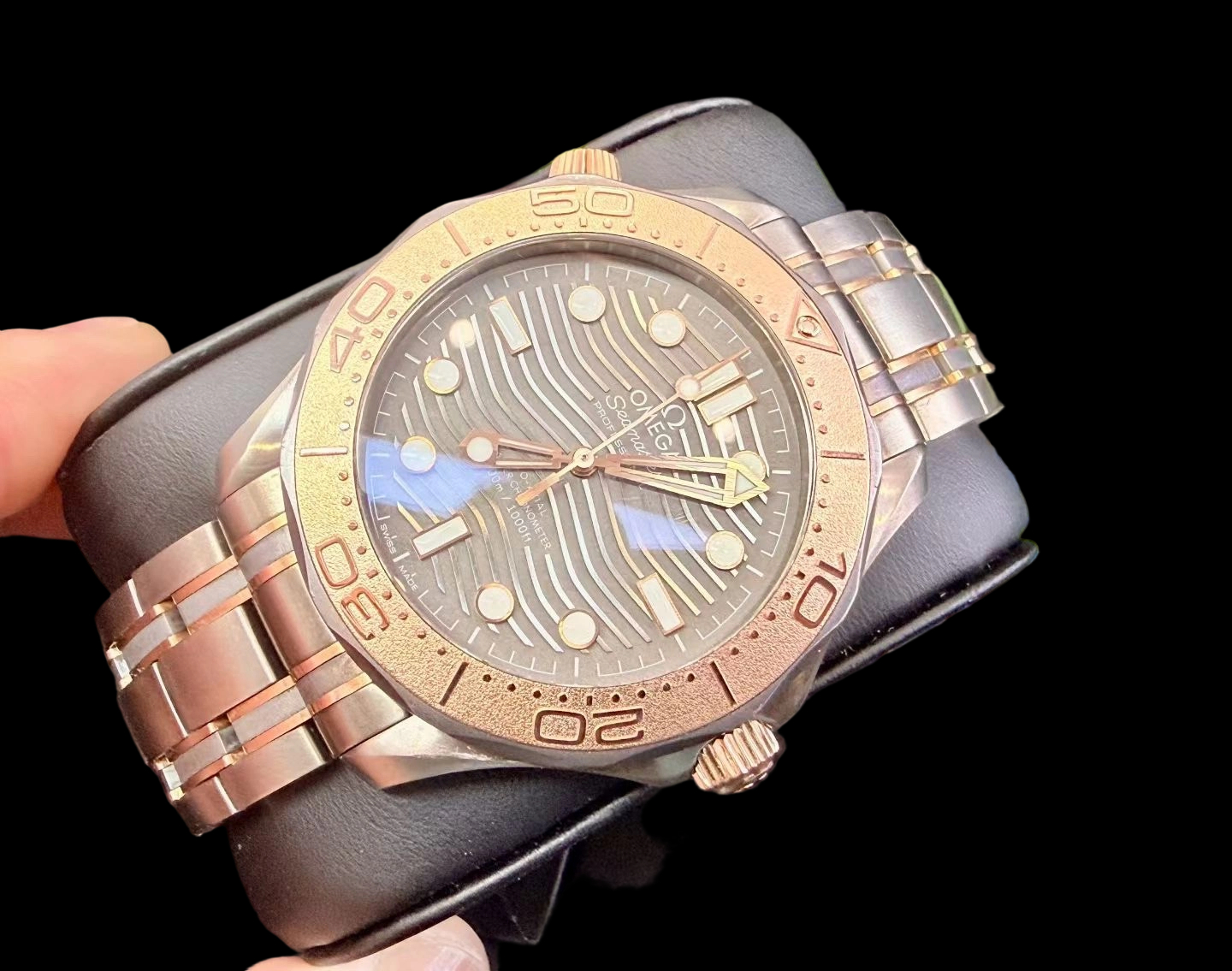 Omega 210.60.42.20.99.001 detail 1