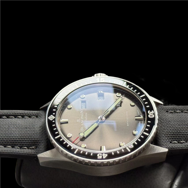 Blancpain 5071-1110-B52A detail 3