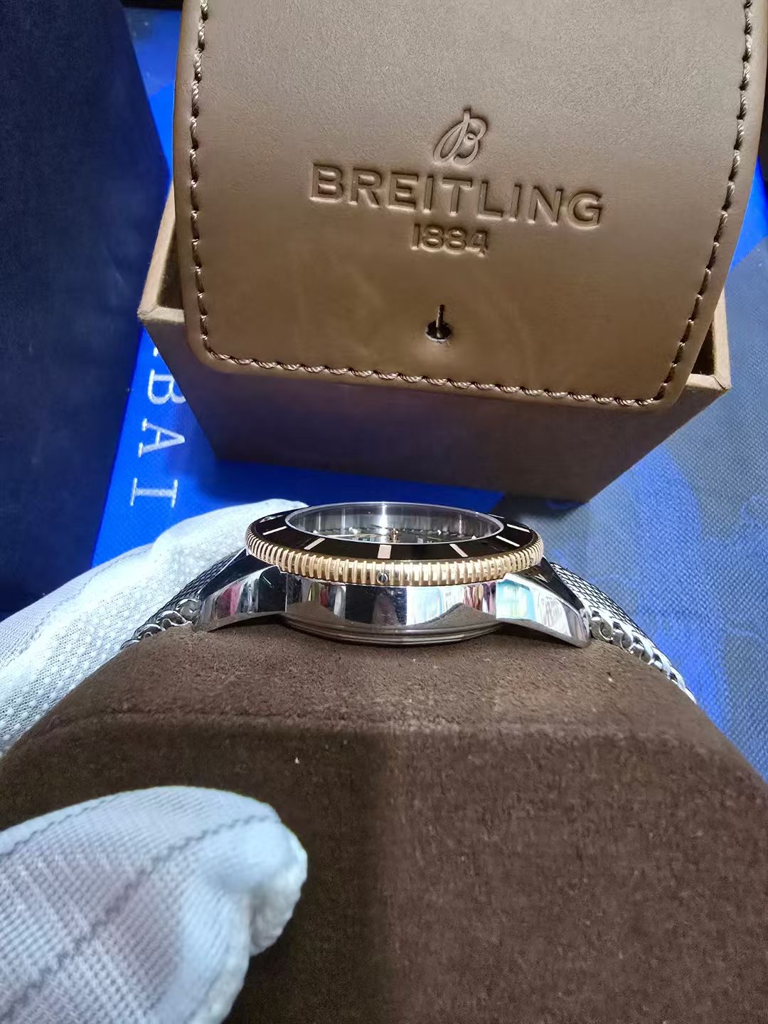 Breitling UB2010121B1A1 detail 2