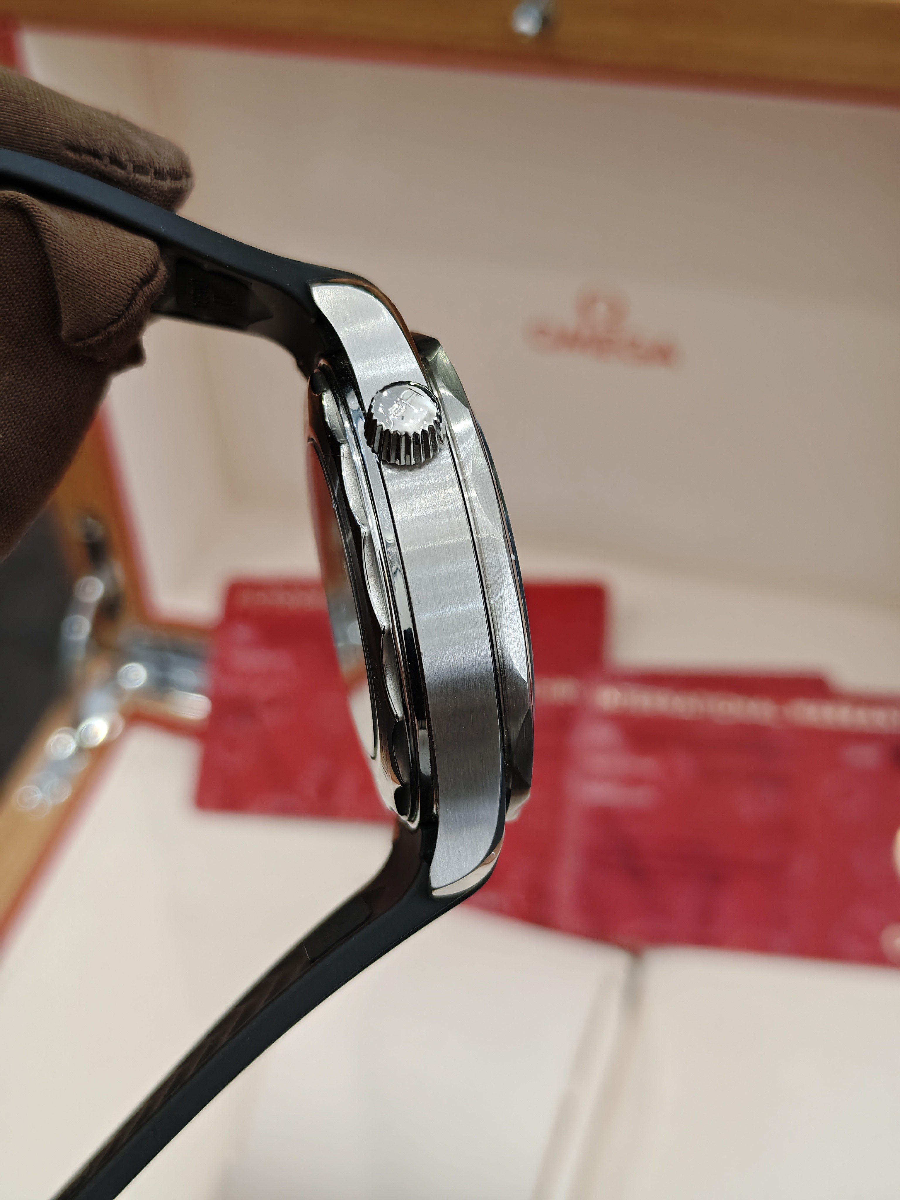 Omega 210.32.42.20.01.001 detail 4