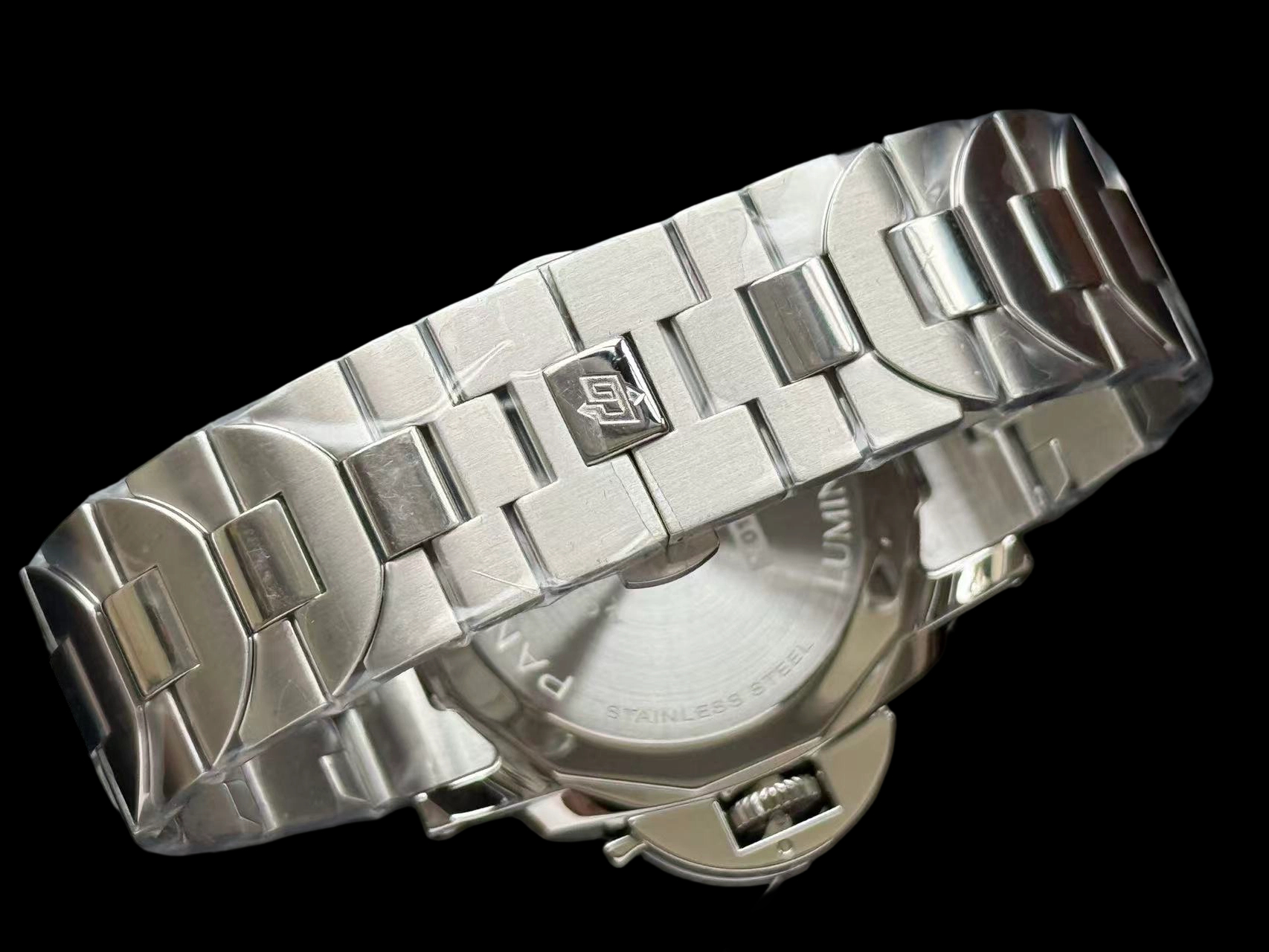 Panerai PAM01124 detail 1
