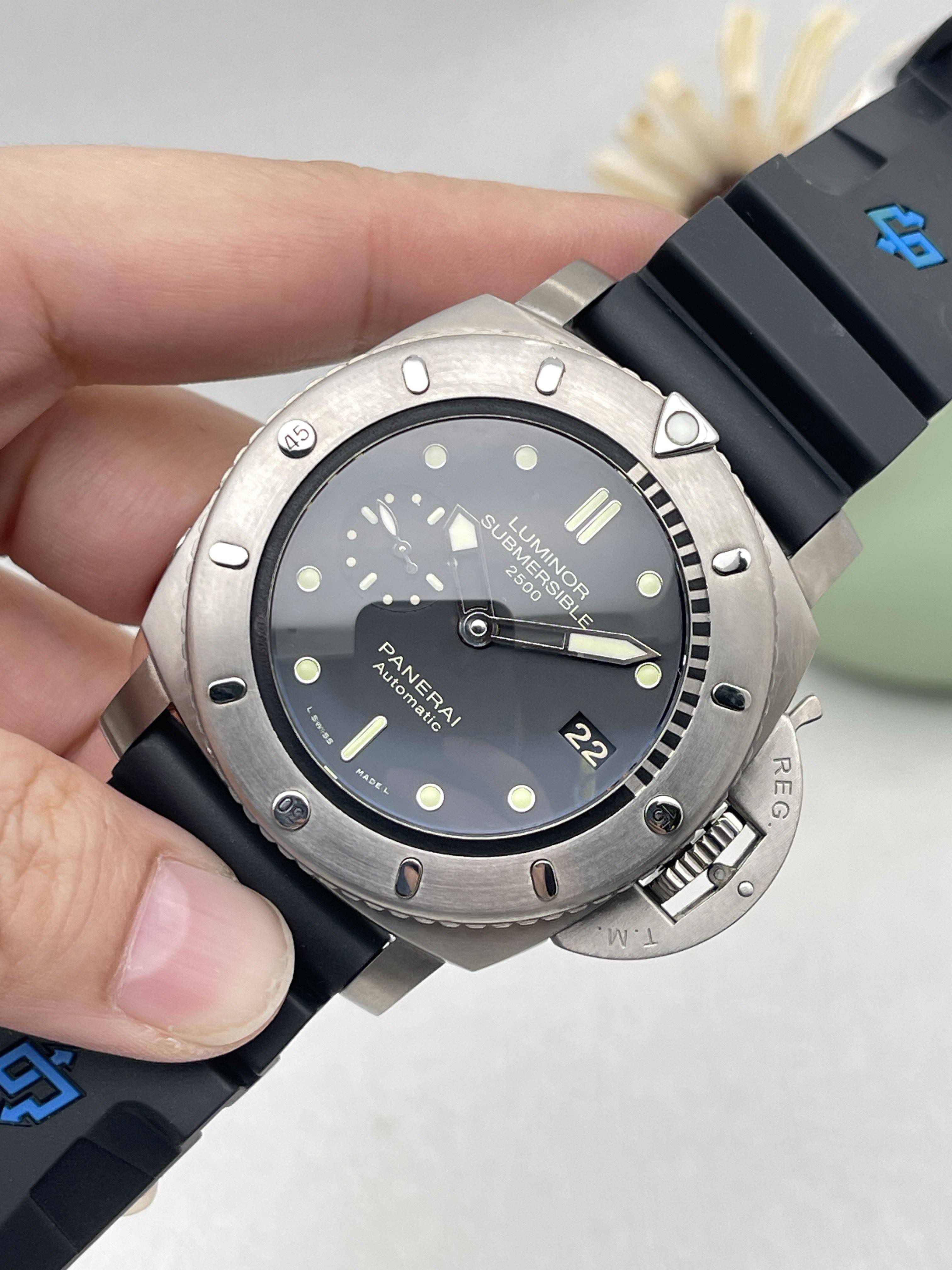 Panerai PAM00364 detail 2
