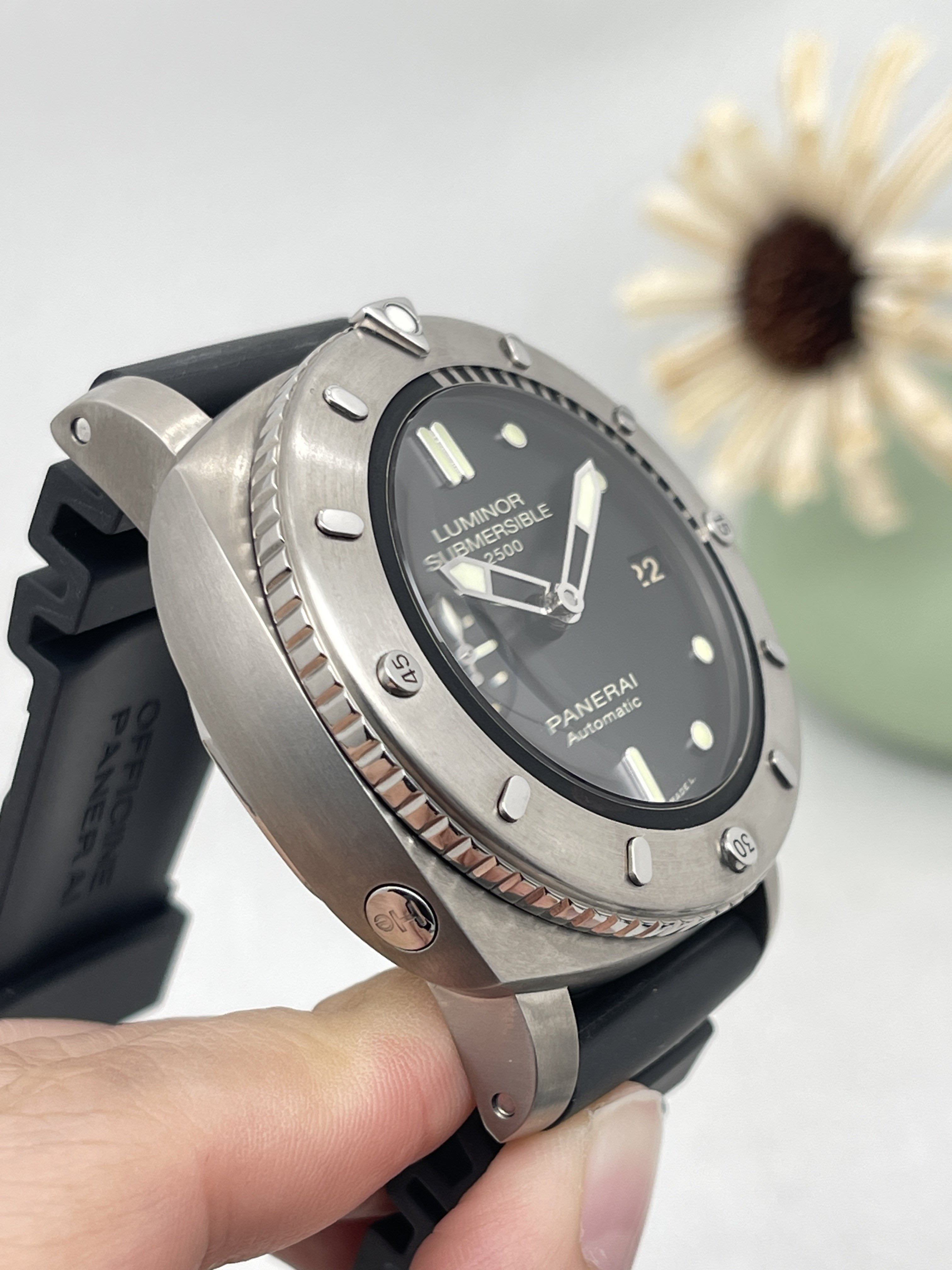 Panerai PAM00364 detail 3
