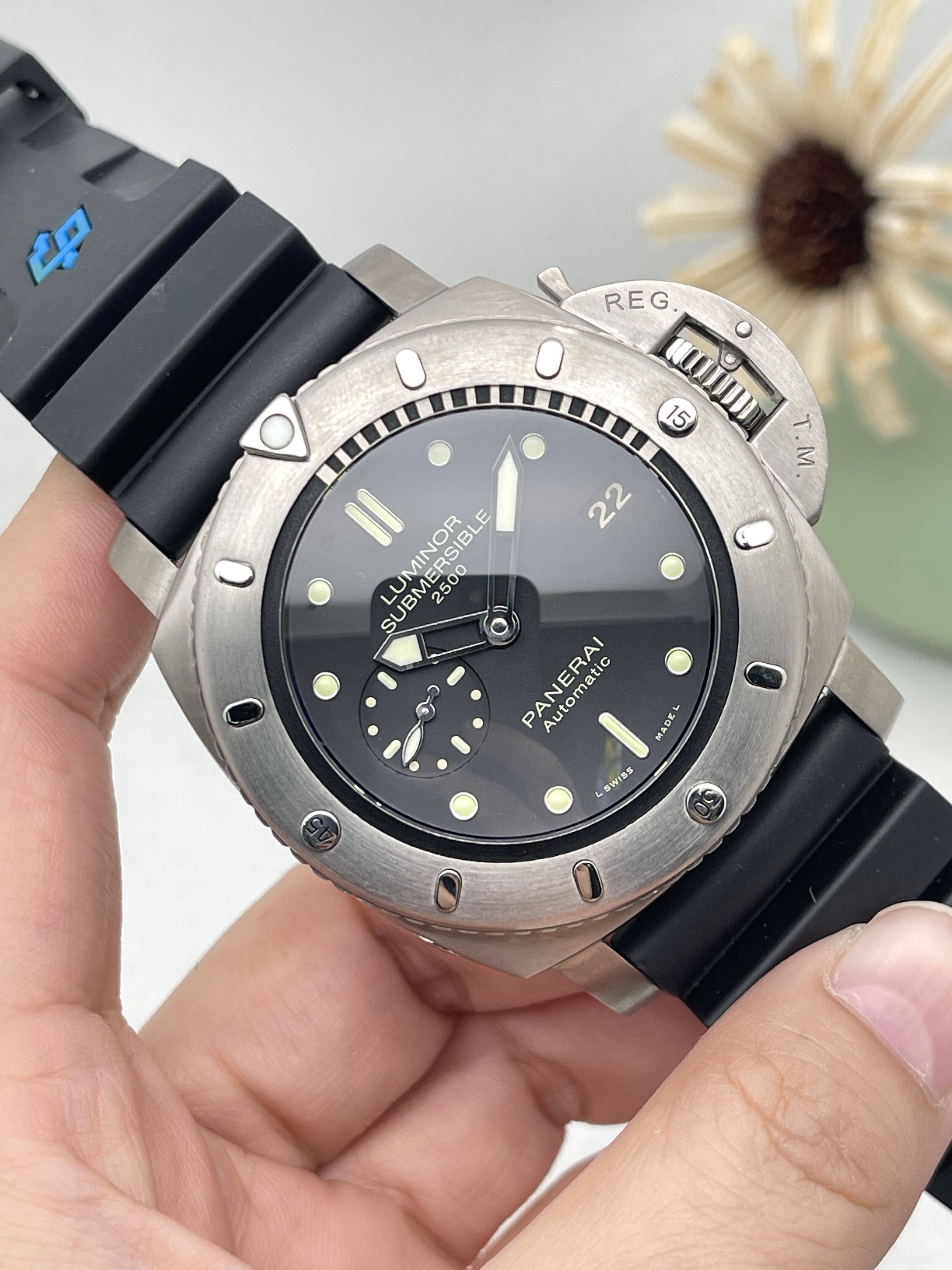 Panerai PAM00364 detail 1