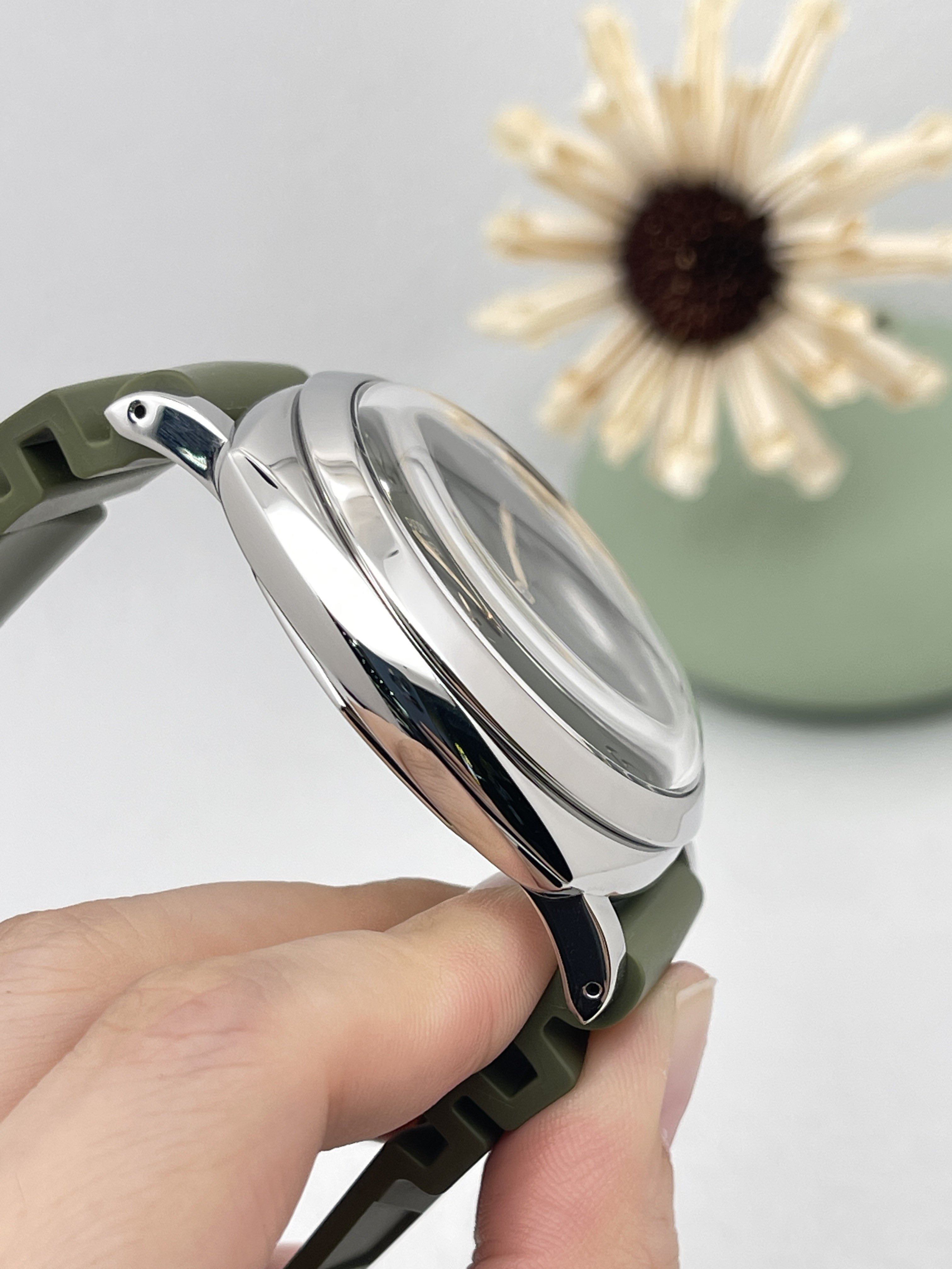 Panerai PAM00736 detail 3