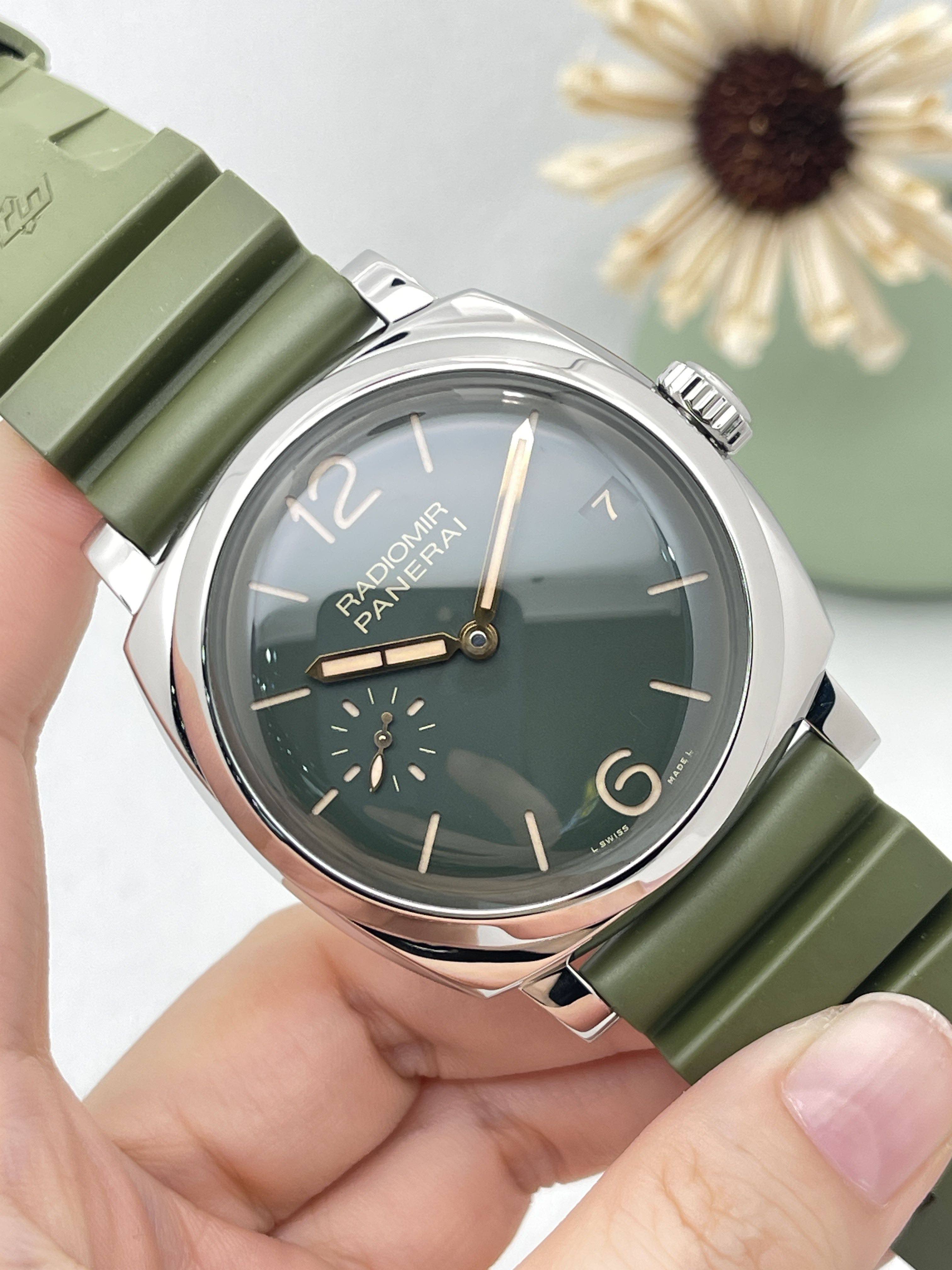 Panerai PAM00736 detail 1