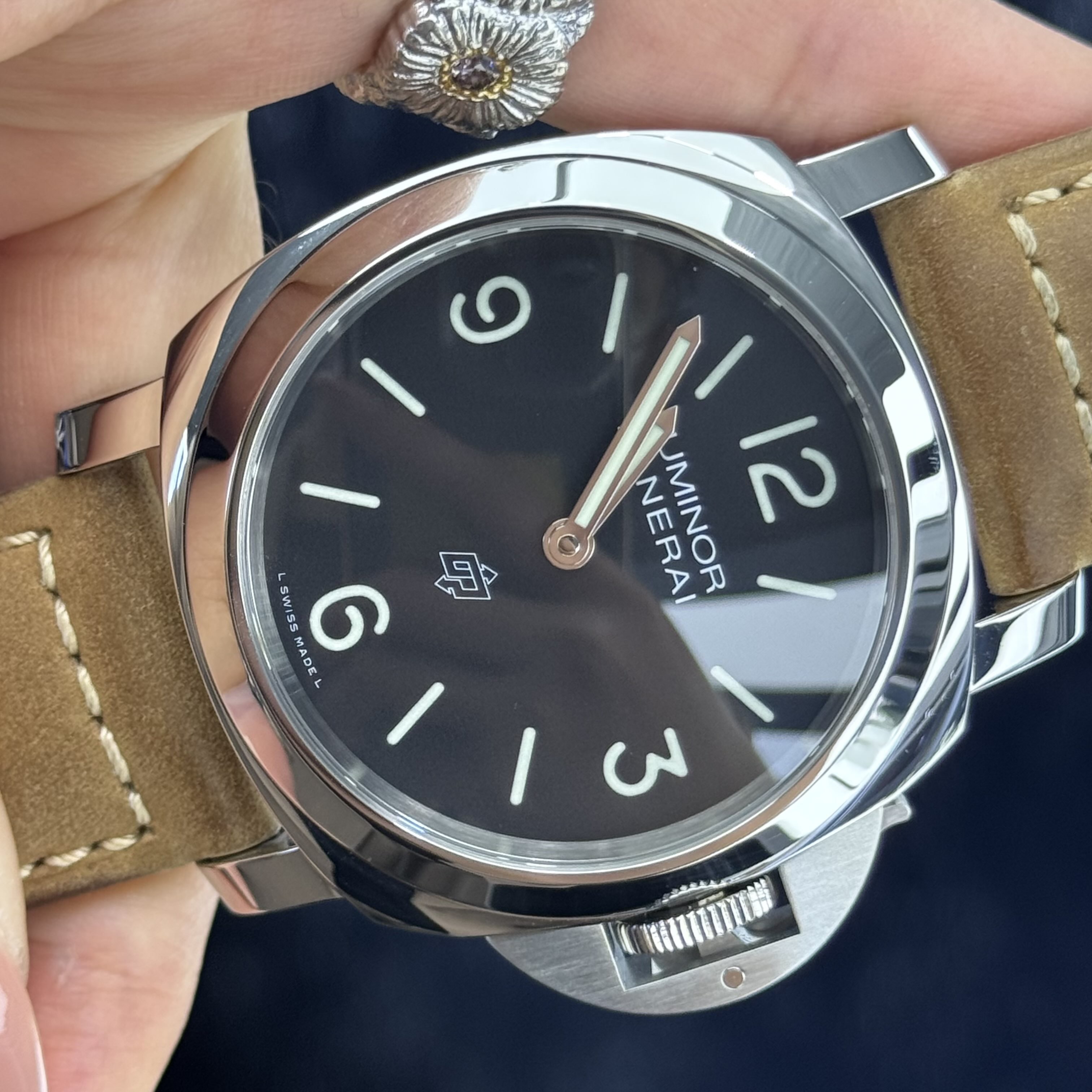 Panerai PAM01086 detail 2