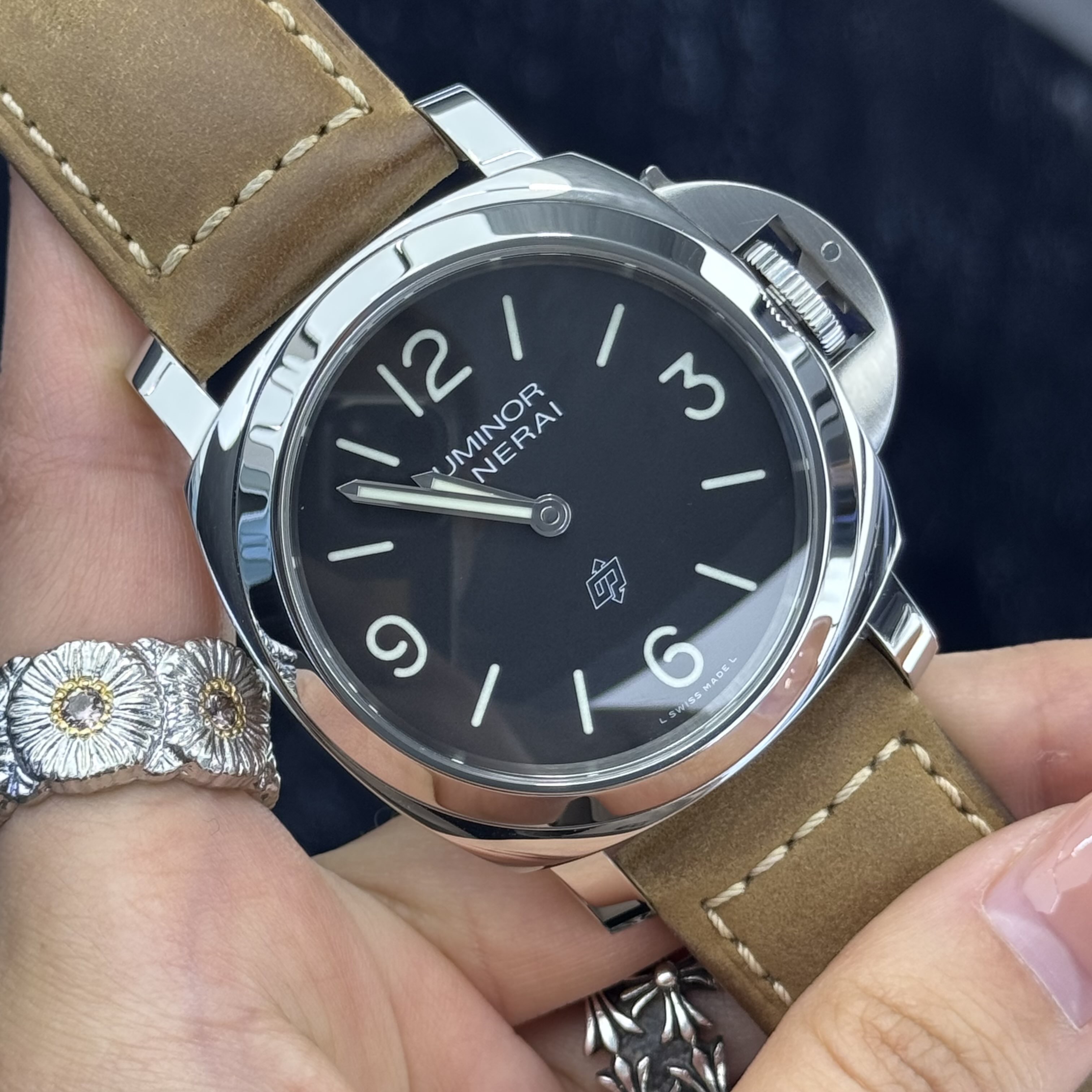 Panerai PAM01086 detail 1