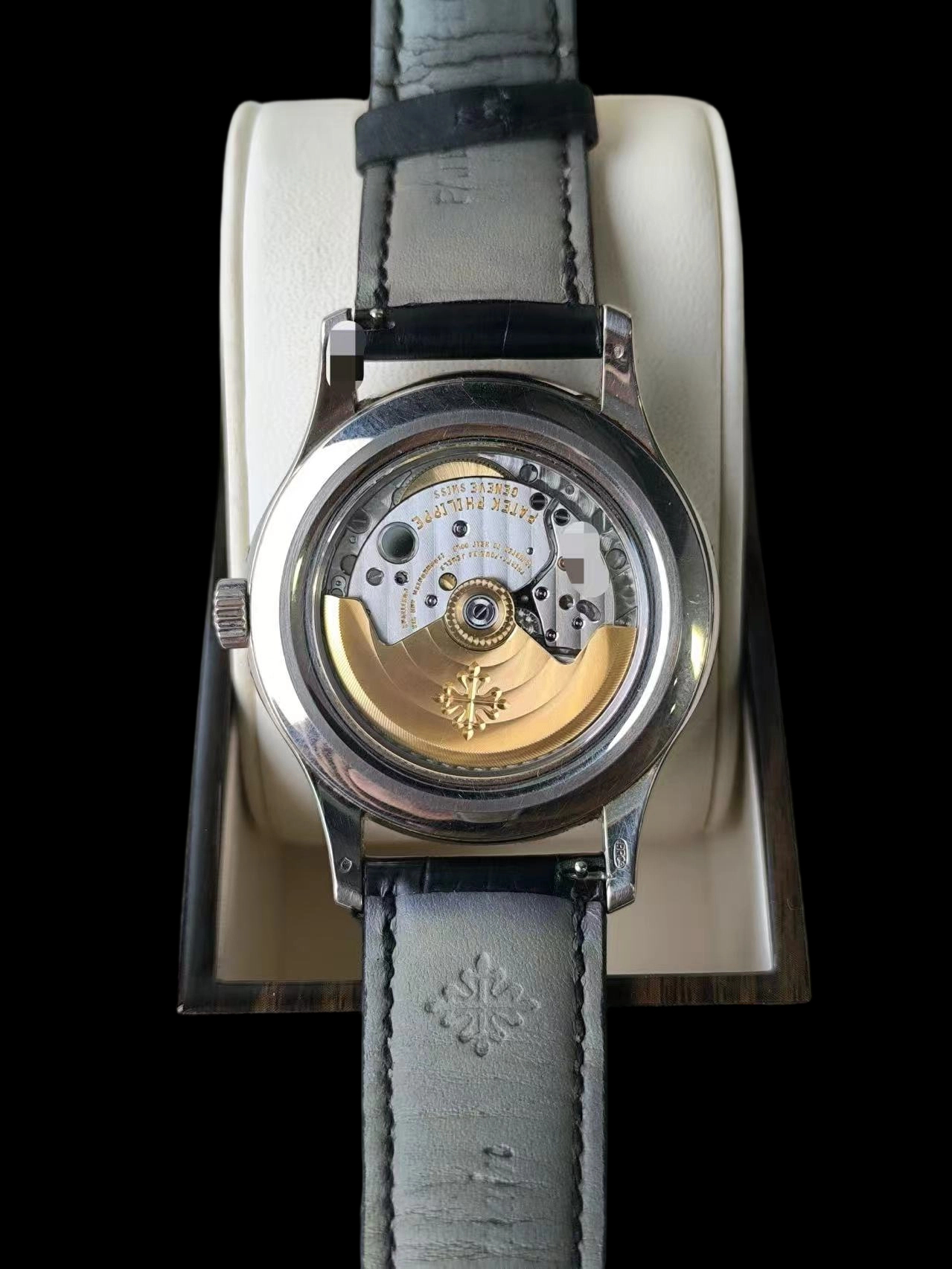Patek Philippe 5205G-001 detail 3