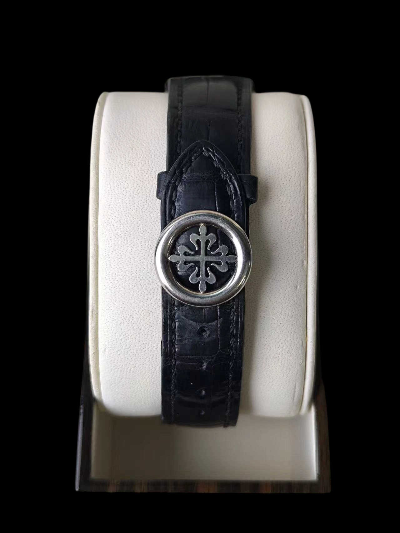 Patek Philippe 5205G-001 detail 4