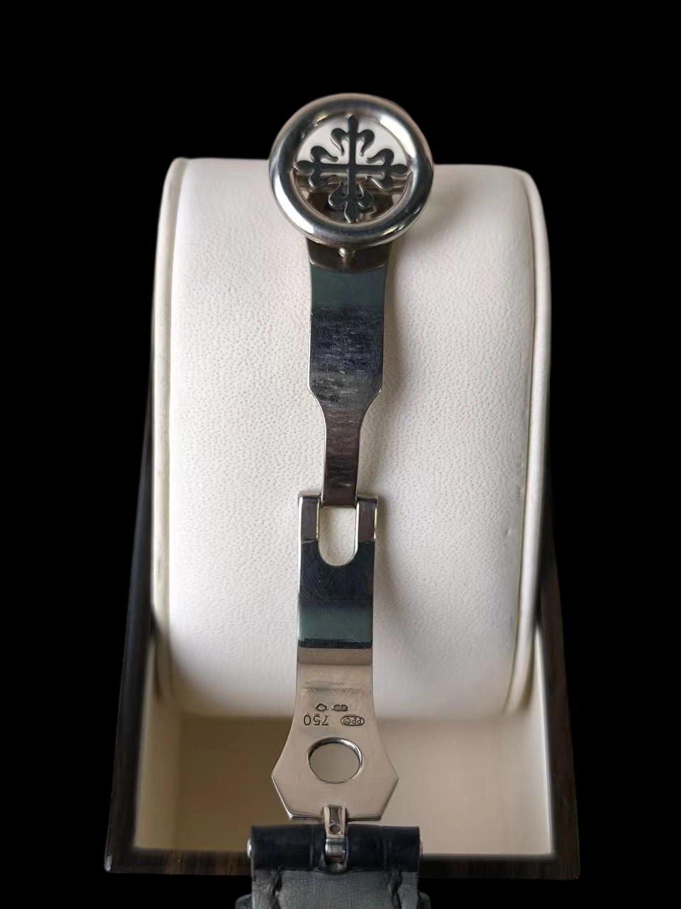 Patek Philippe 5205G-001 detail 5