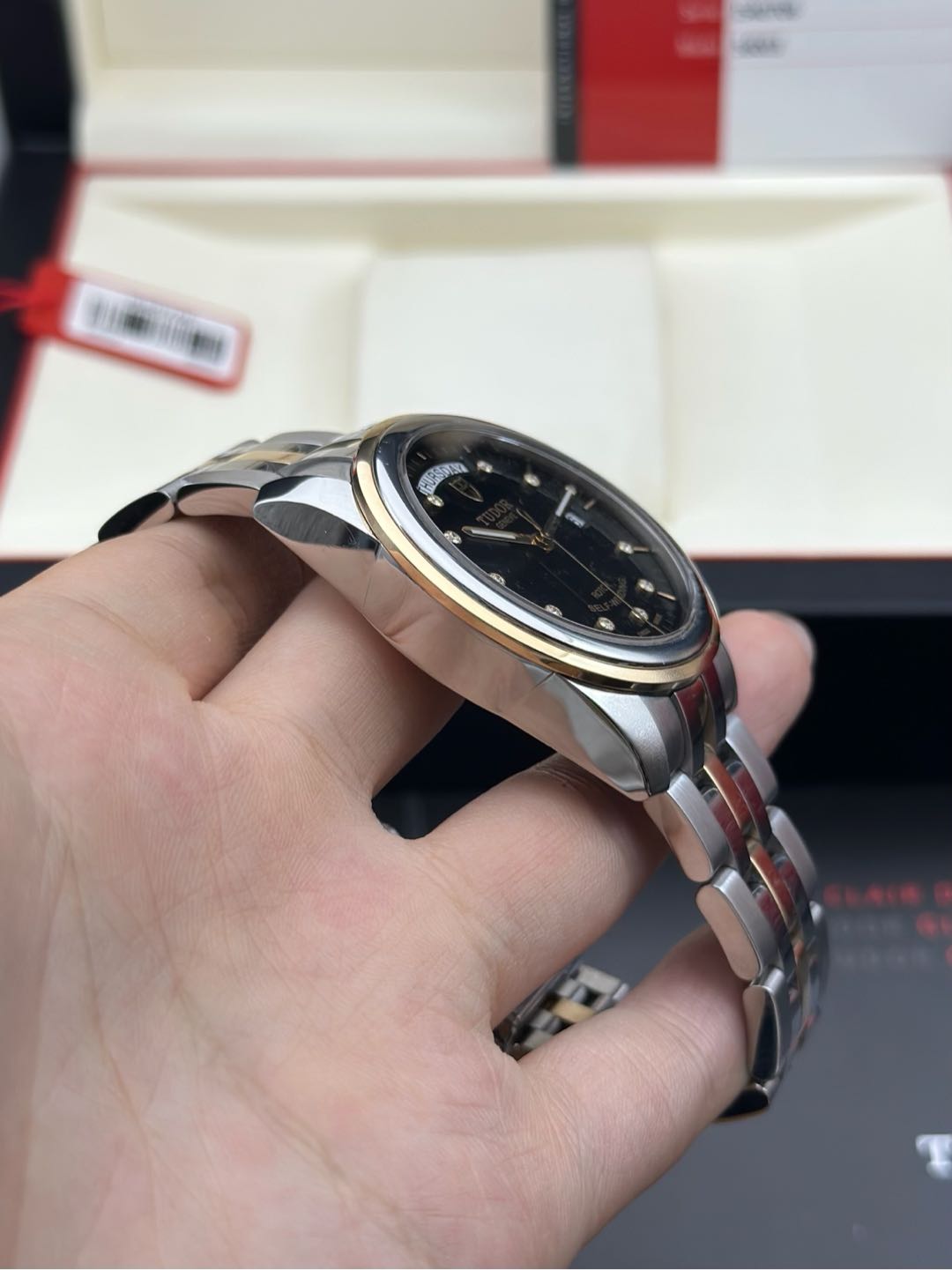 Tudor 56003-0008 detail 2