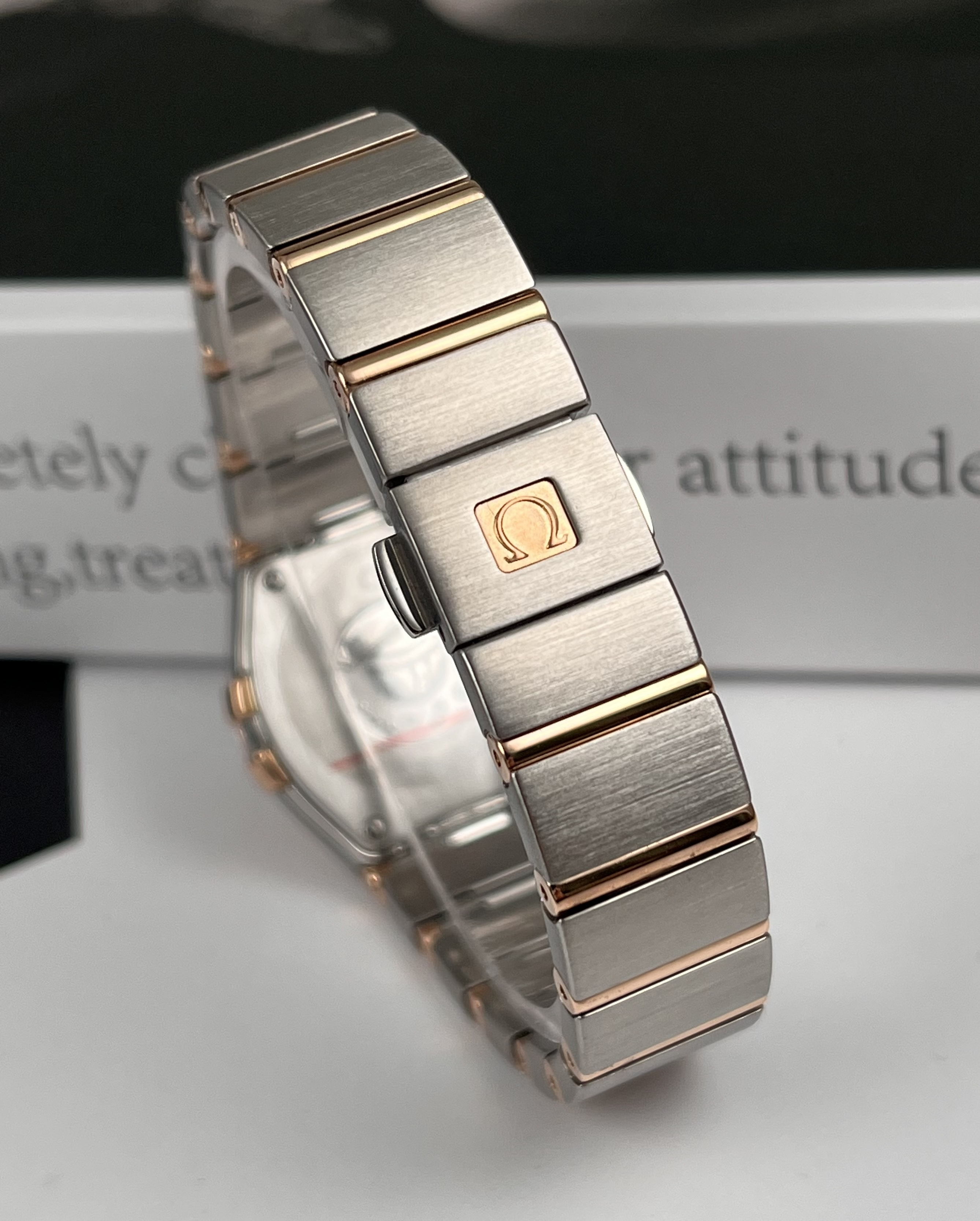Omega 123.20.24.60.55.001 detail 6