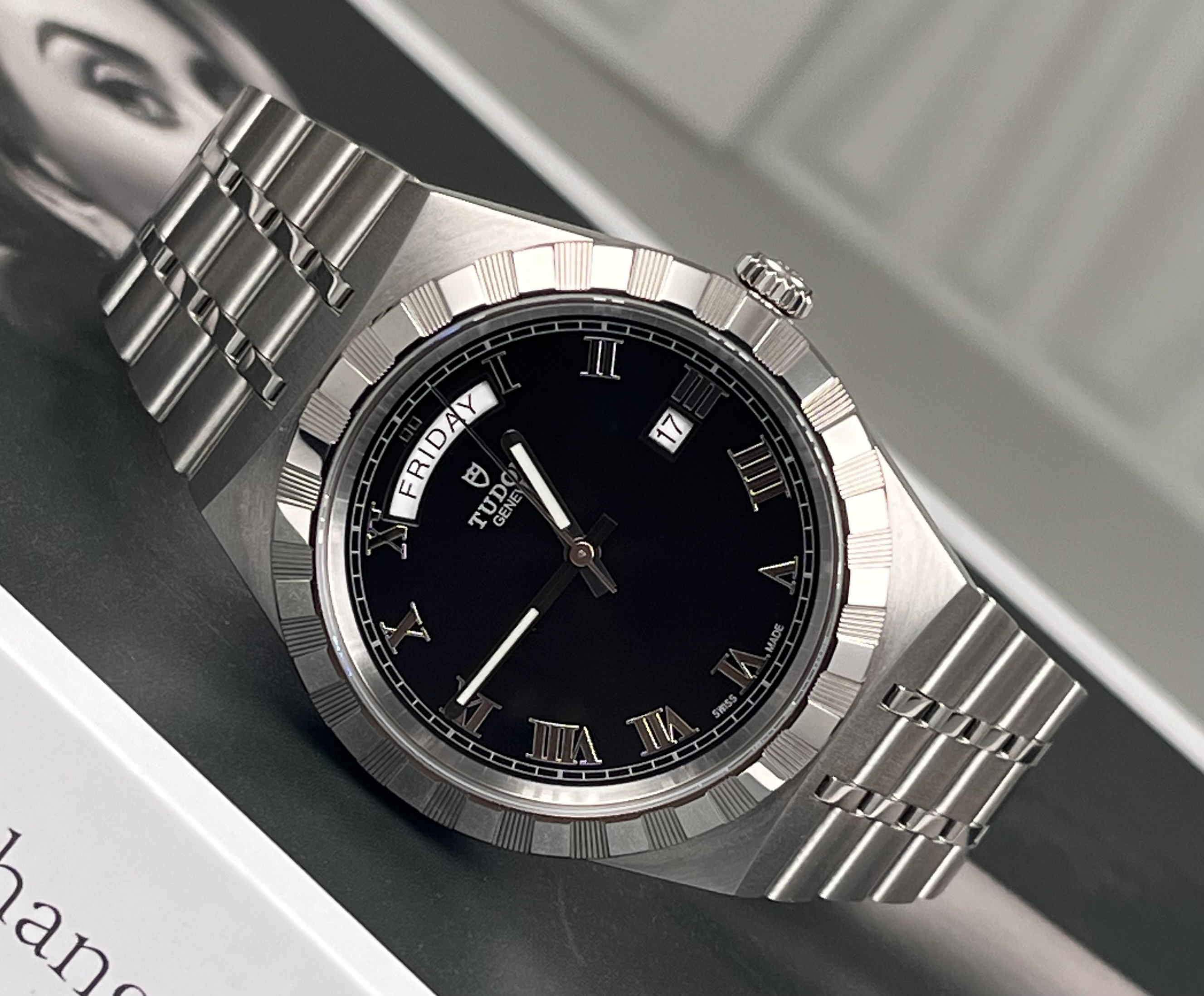 Tudor M28600-0003 detail 1
