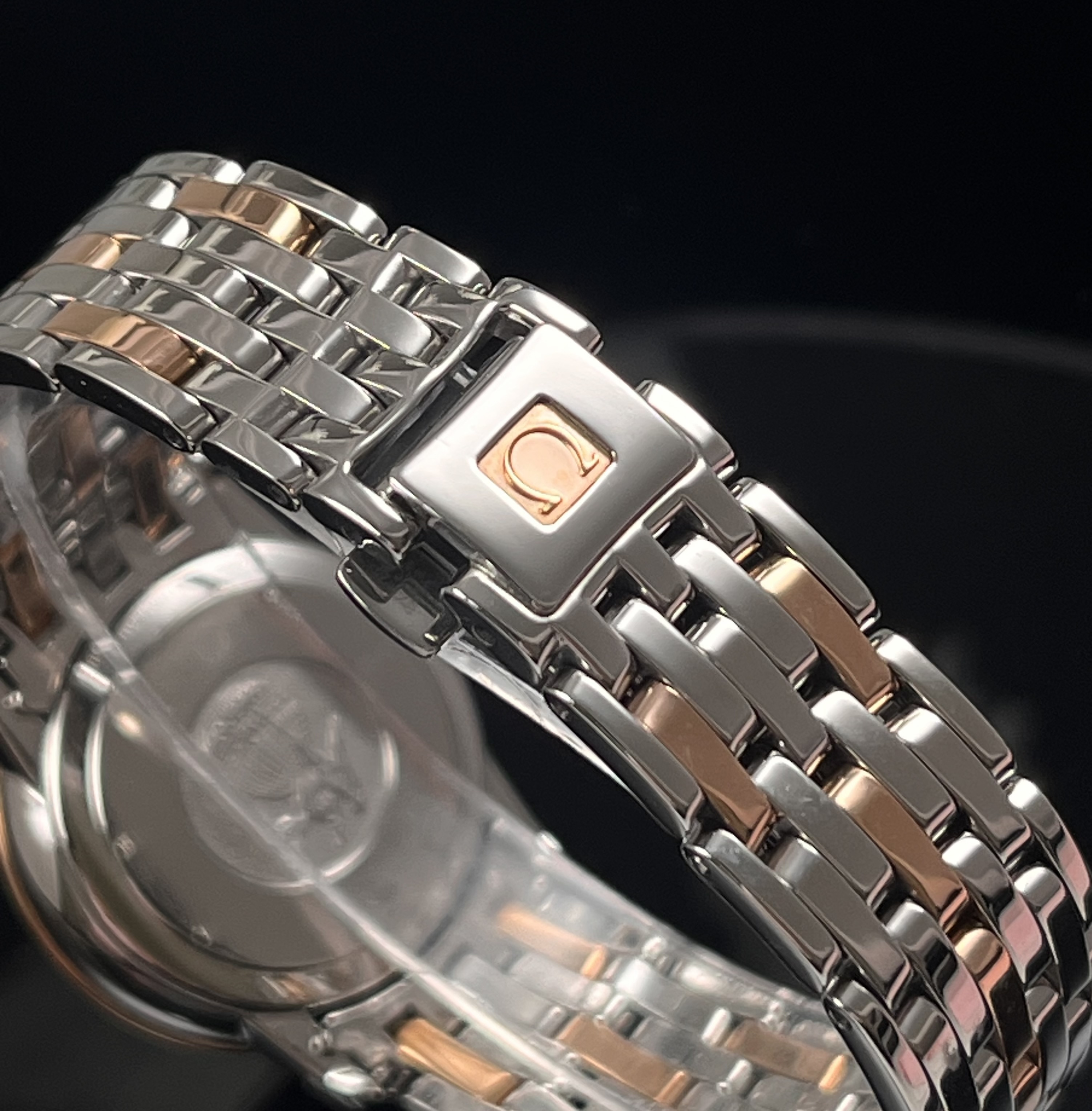 Omega 424.20.27.60.52.002 detail 7