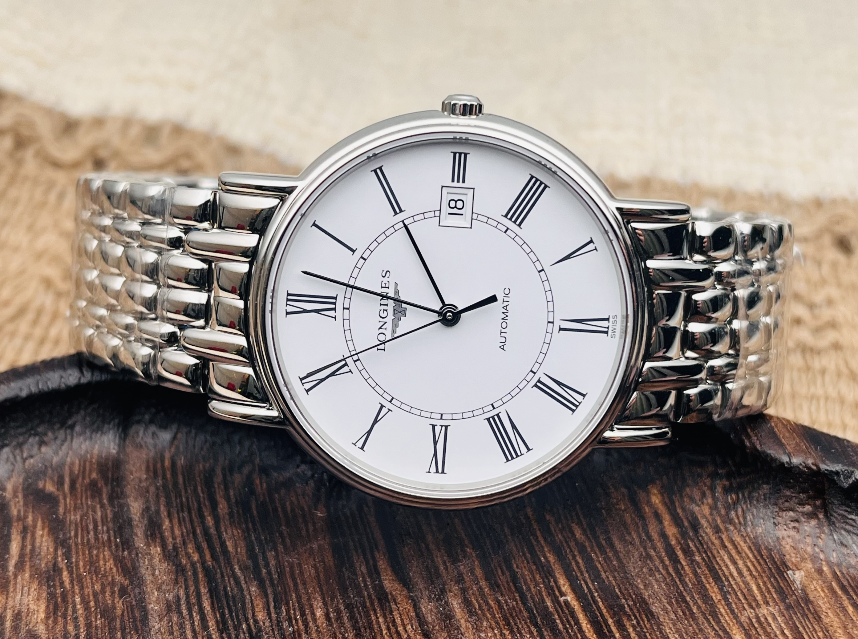 Longines L4.801.4.11.6 detail 1