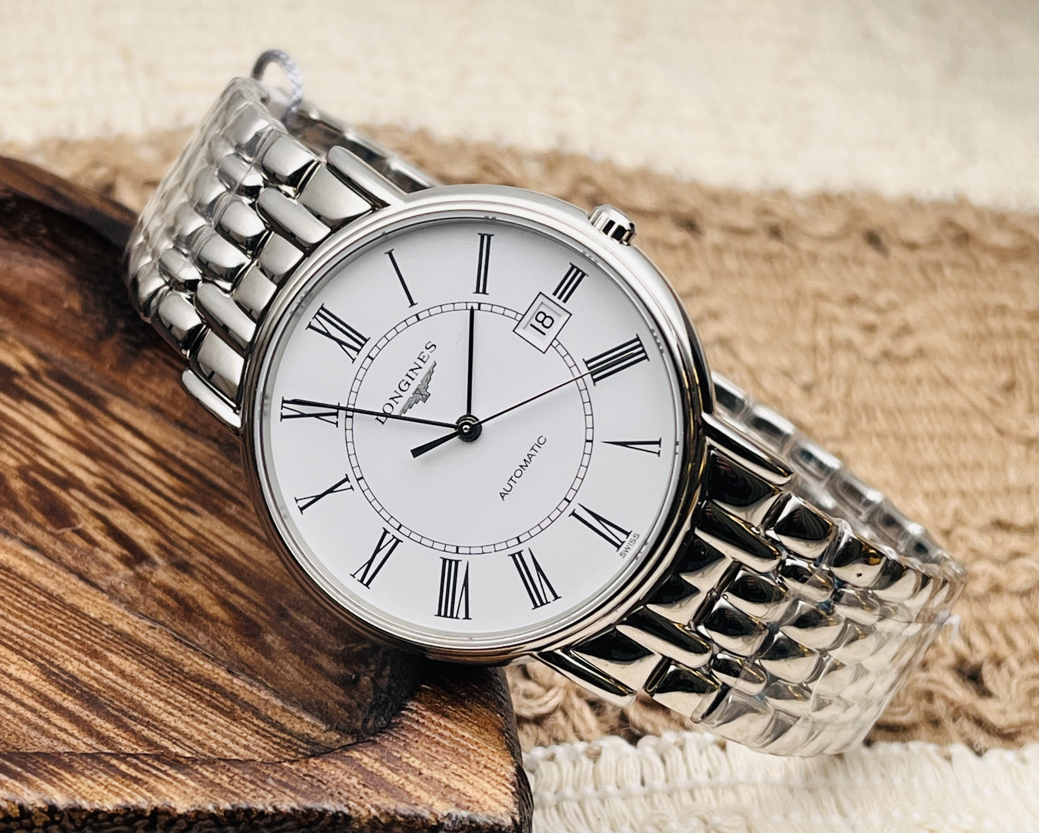 Longines L4.801.4.11.6 detail 2