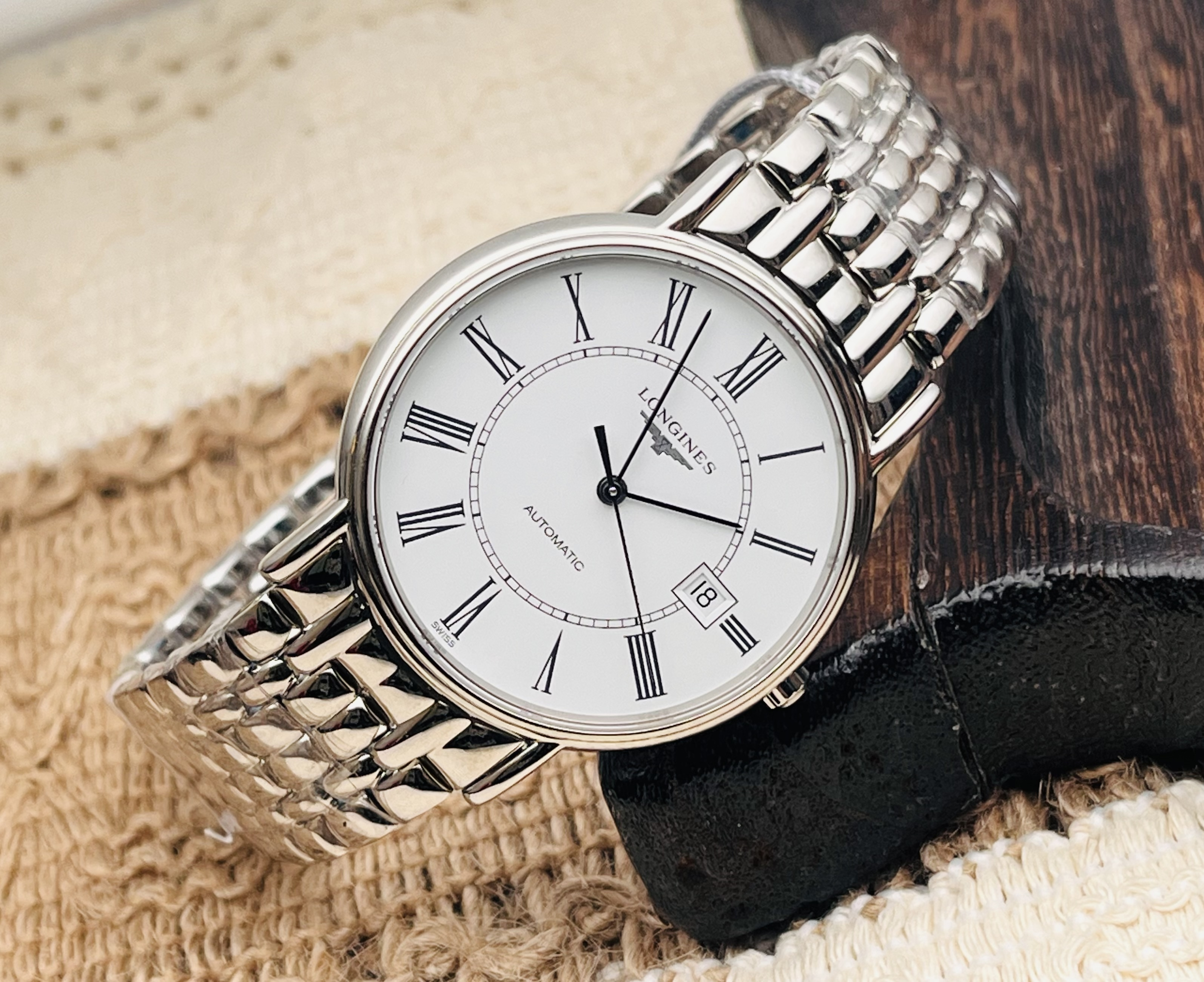 Longines L4.801.4.11.6 detail 3