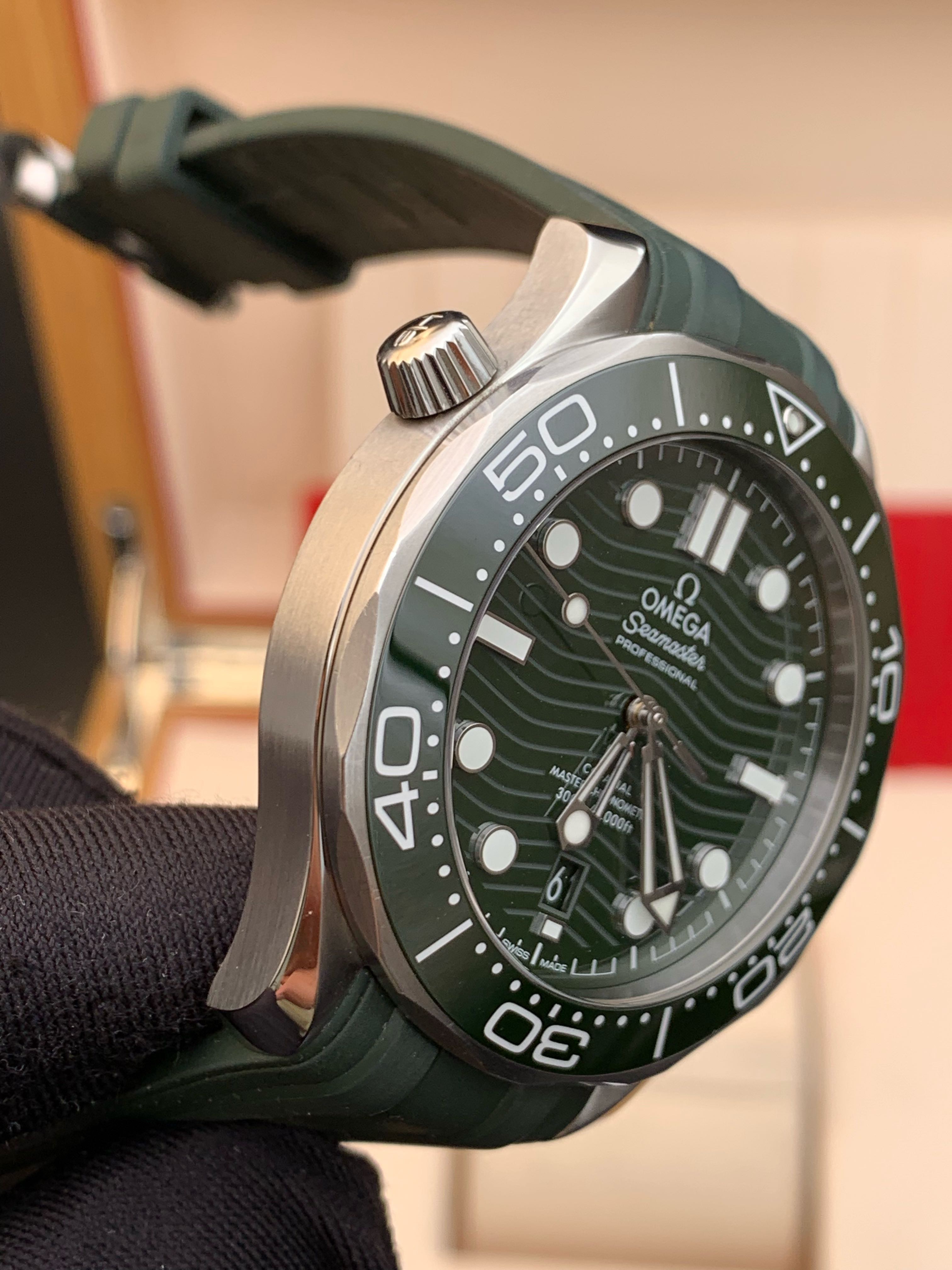 Omega 210.32.42.20.10.001 detail 1