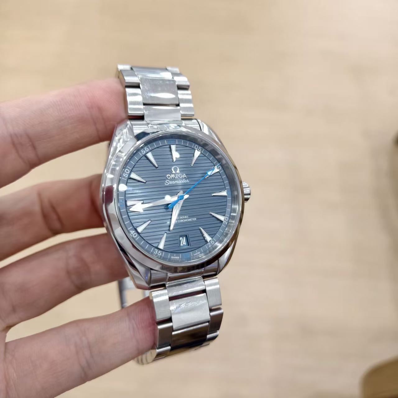 Omega 220.10.41.21.03.002