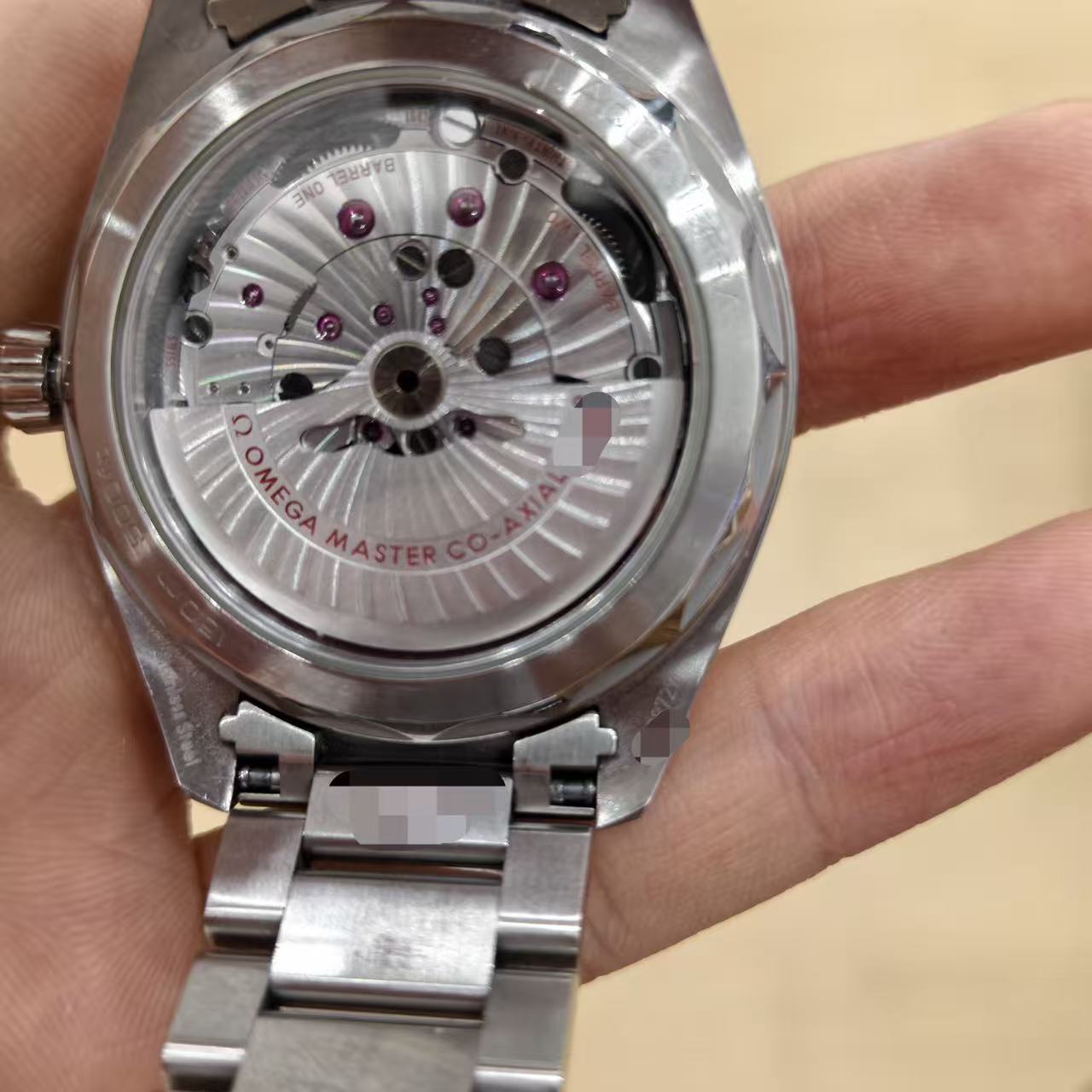 Omega 220.10.41.21.03.002 detail 2