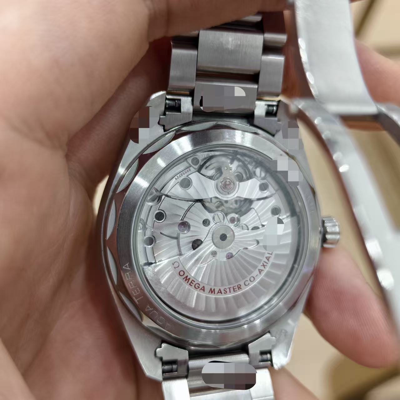 Omega 220.10.41.21.03.002 detail 3