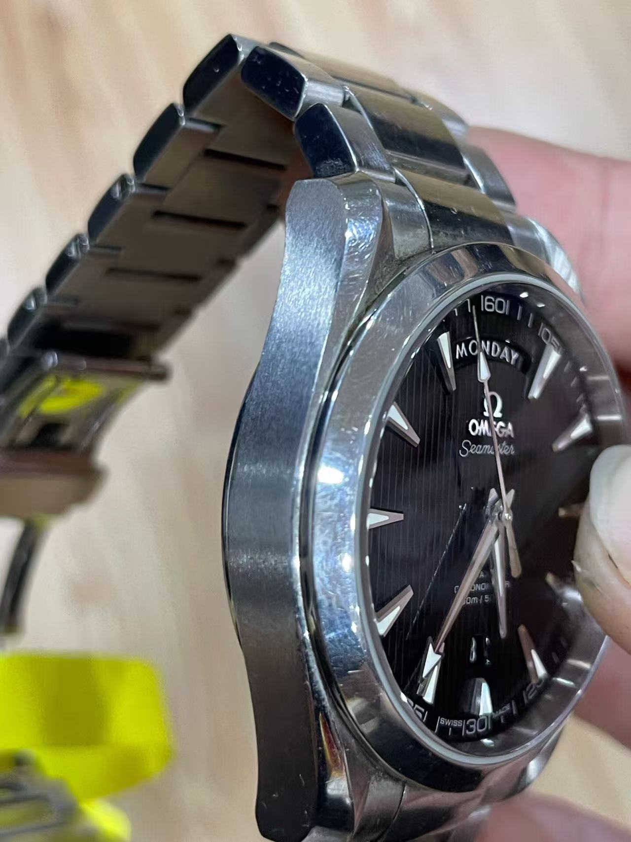 Omega 231.10.42.22.01.001 detail 1