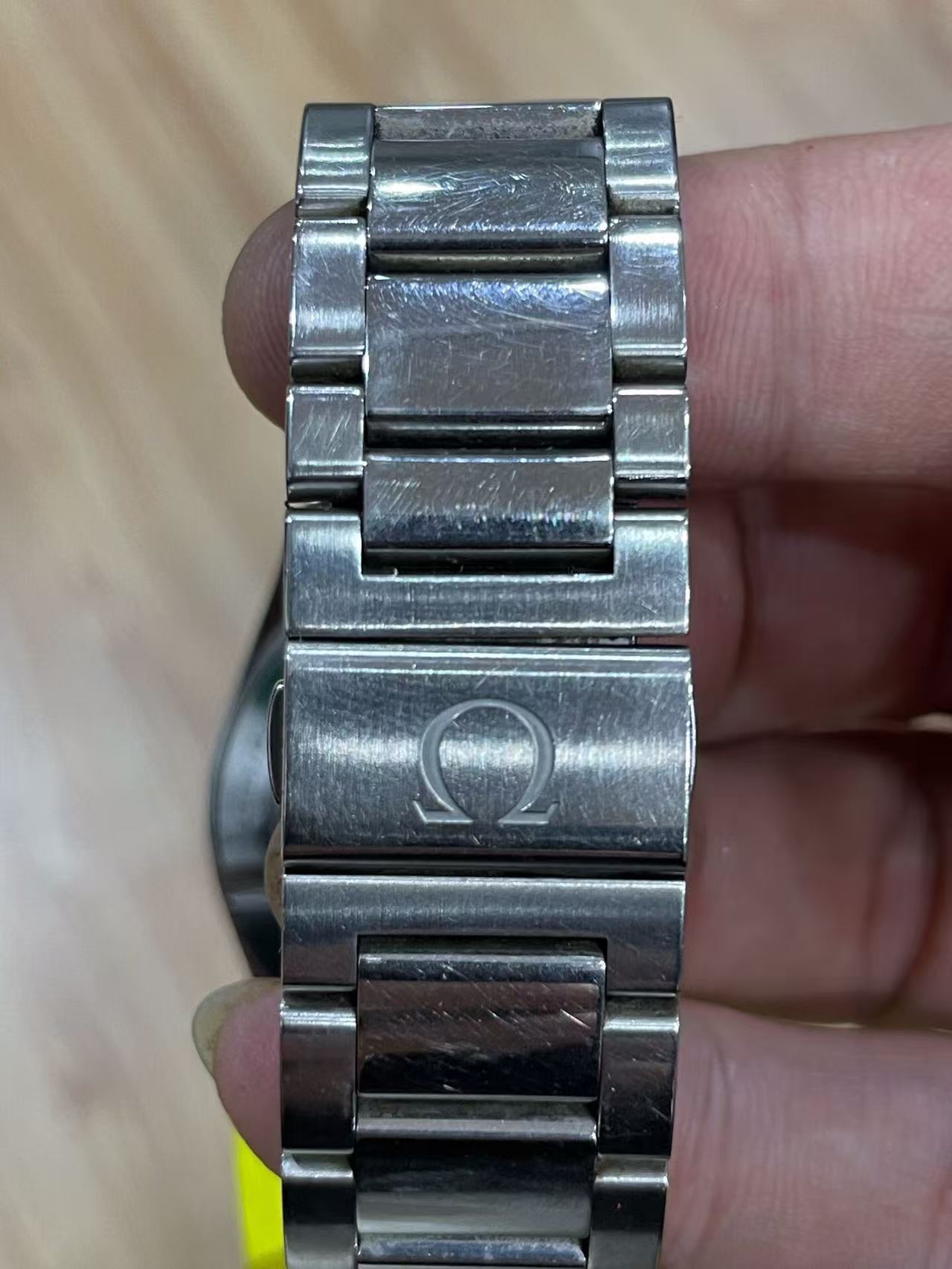 Omega 231.10.42.22.01.001 detail 3