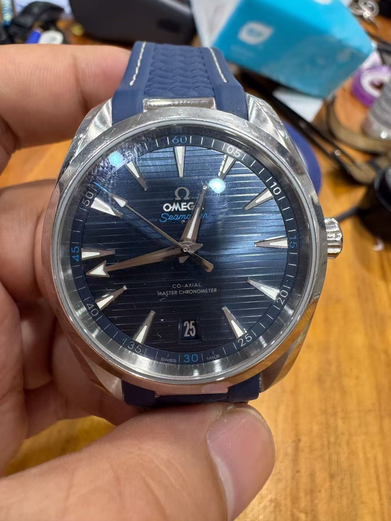Omega 220.12.41.21.03.001