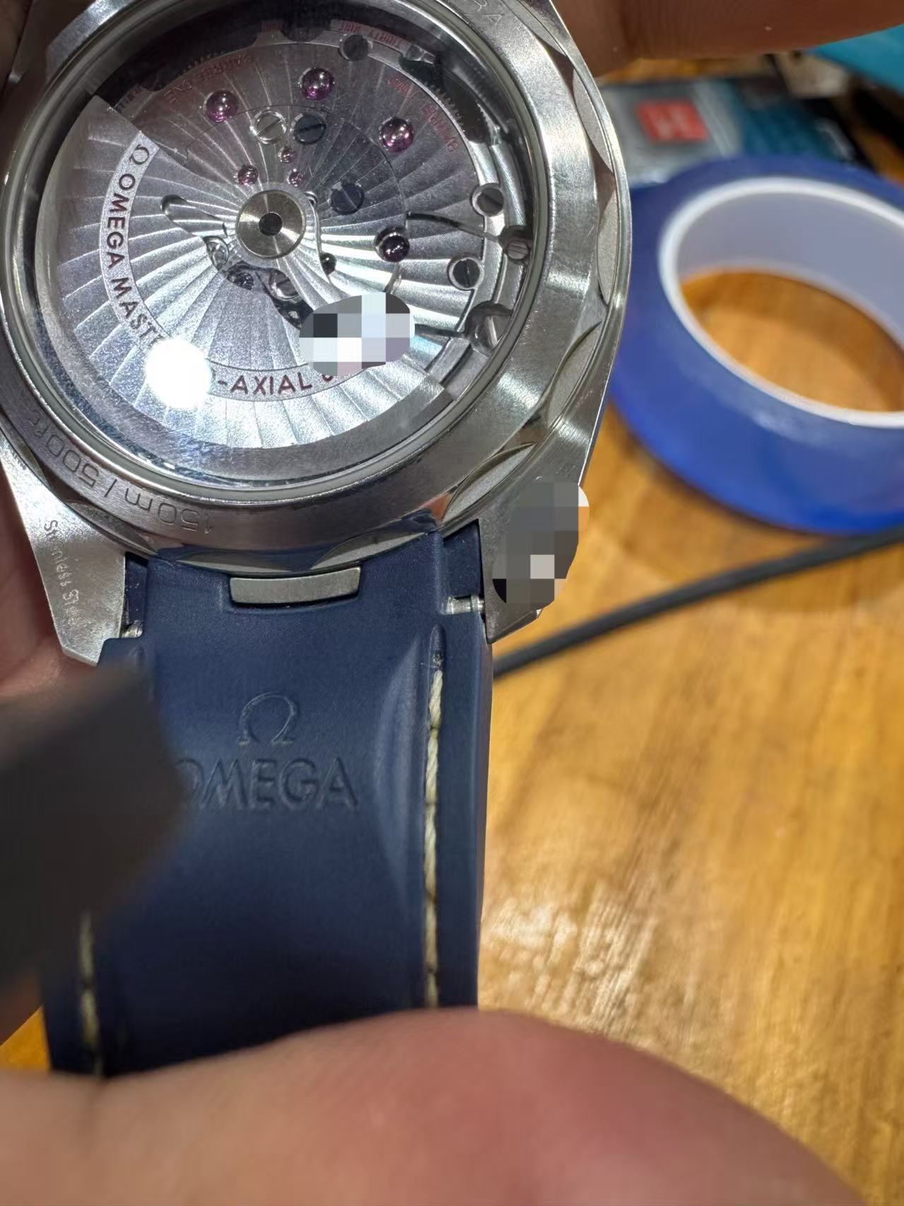 Omega 220.12.41.21.03.001 detail 1
