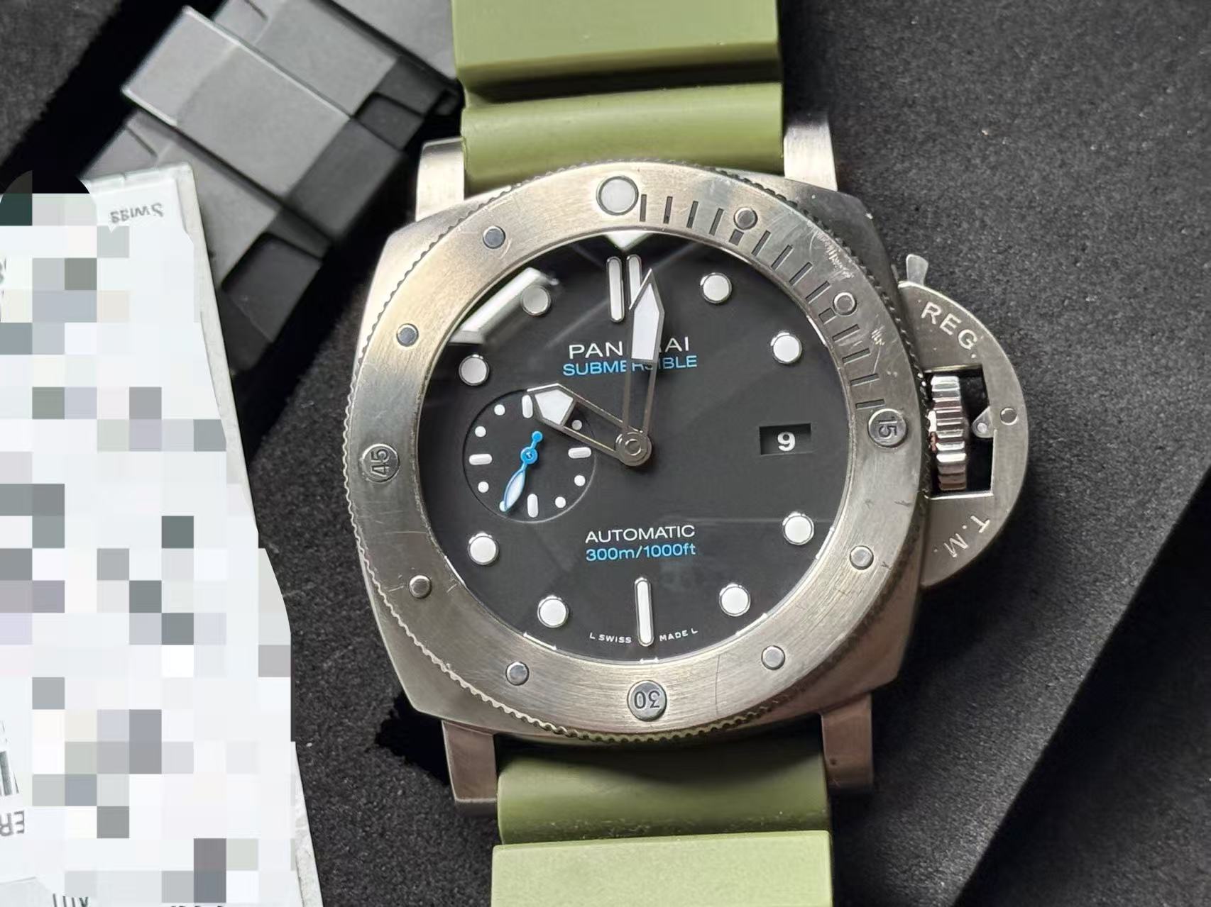 Panerai PAM01305 detail 1