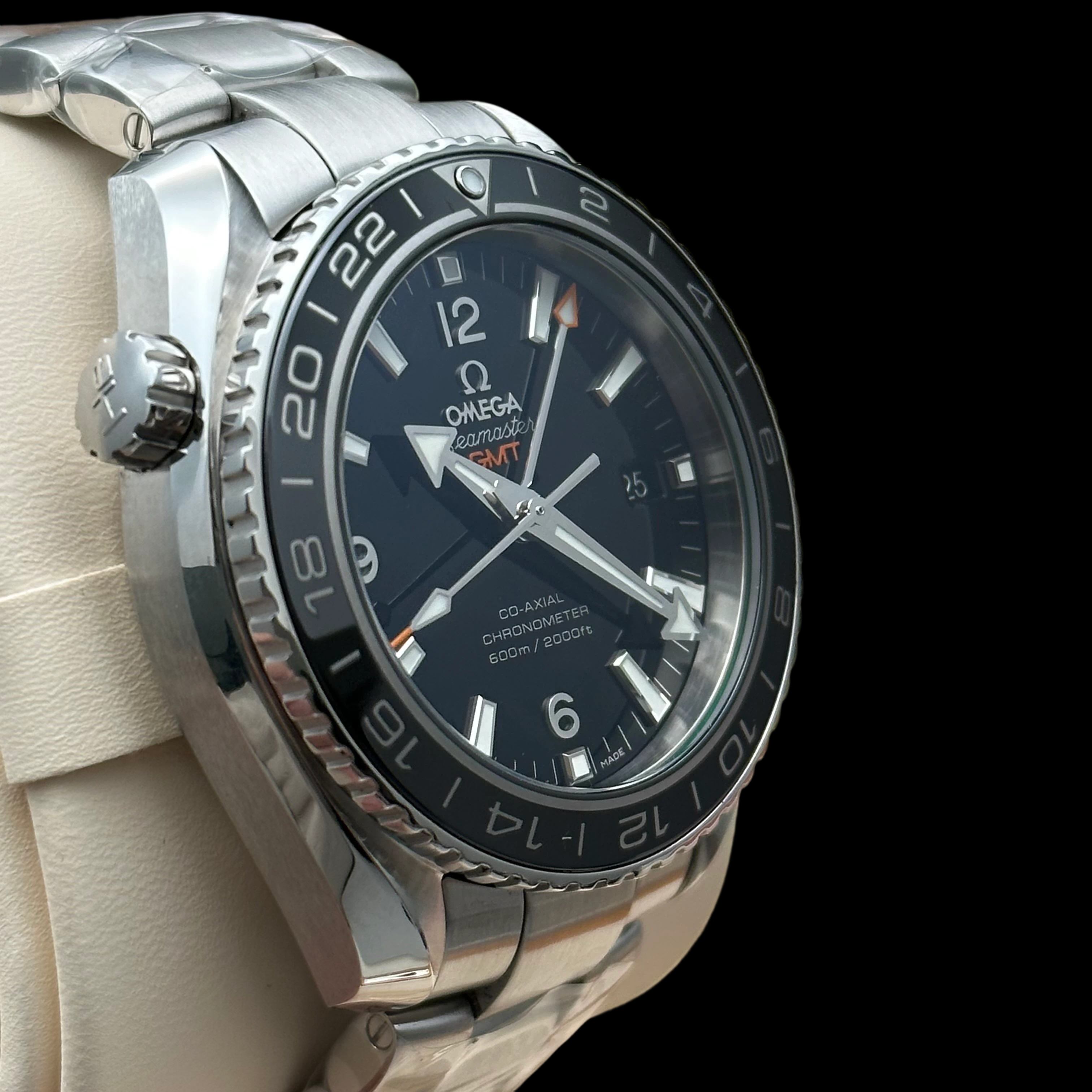 Omega 232.30.44.22.01.001 detail 1