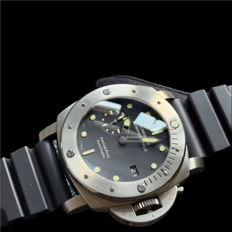 Panerai PAM00305 detail 1