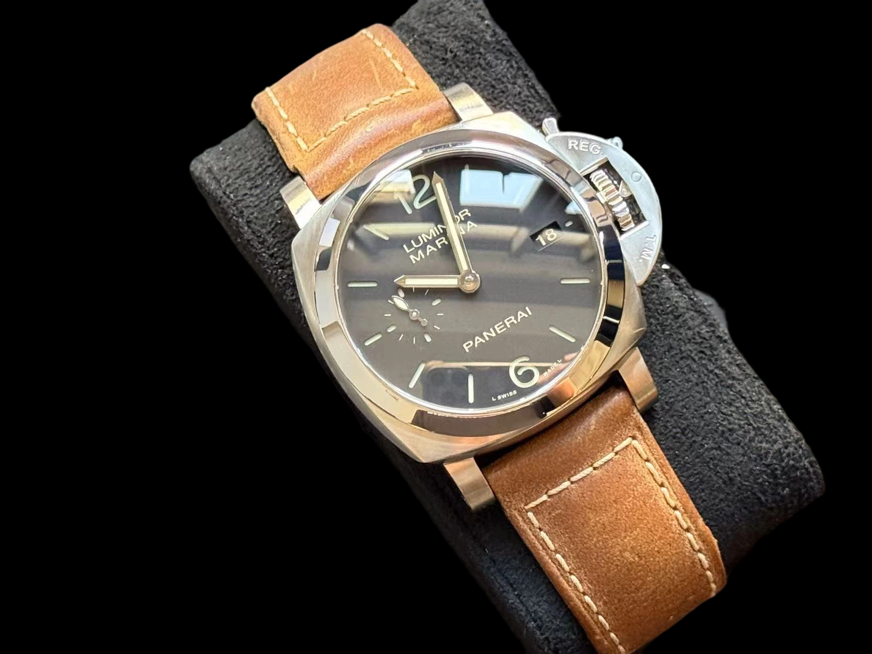 Panerai PAM00392 detail 2
