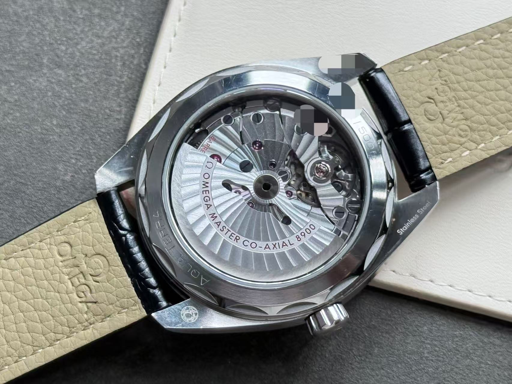 Omega 220.13.41.21.01.001 detail 6