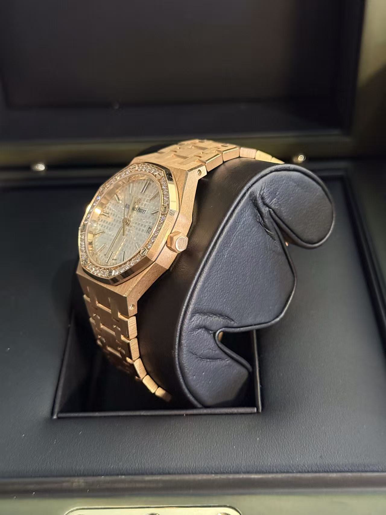Audemars Piguet 77351or detail 3