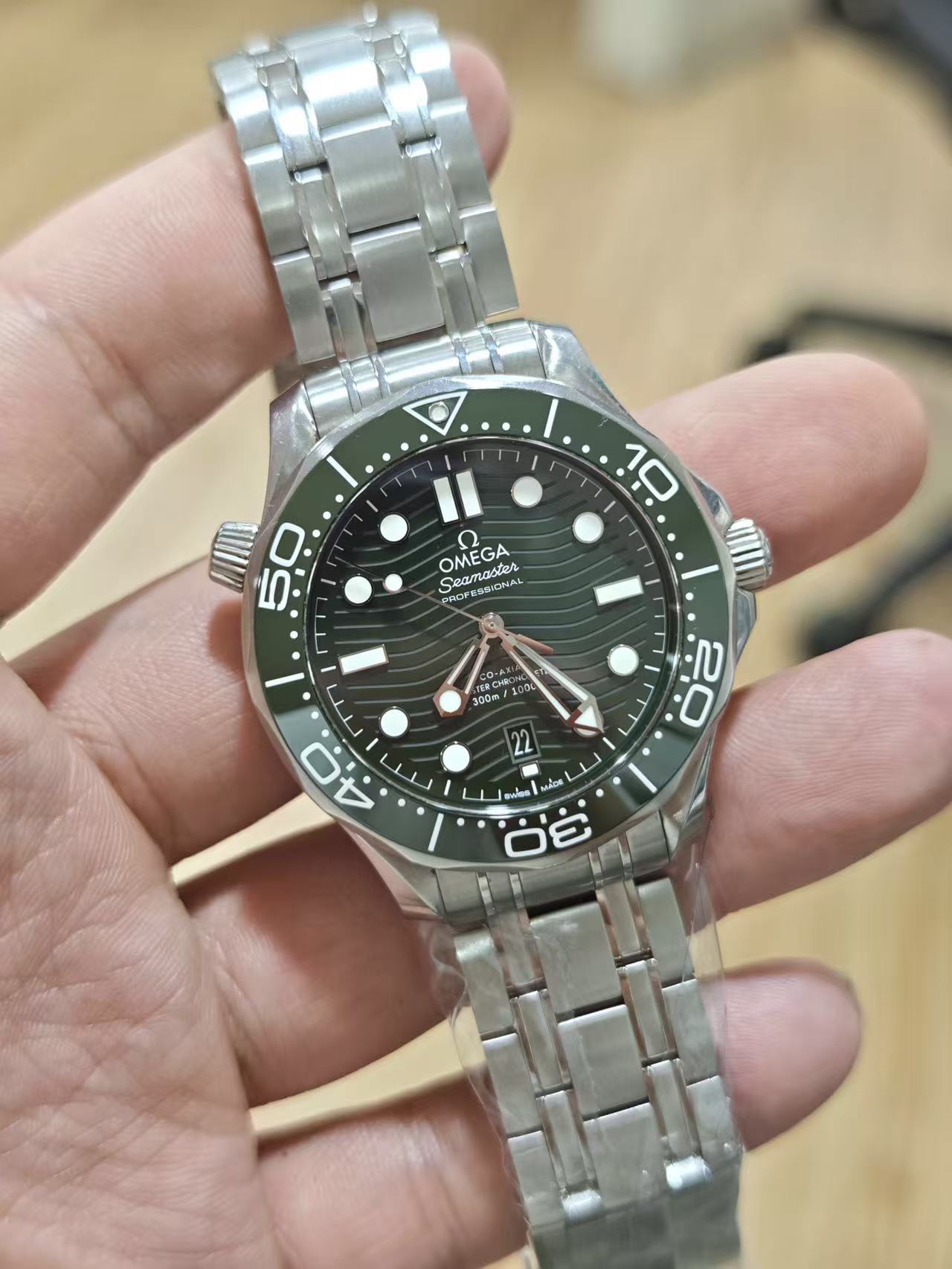 Omega 210.30.42.20.10.001