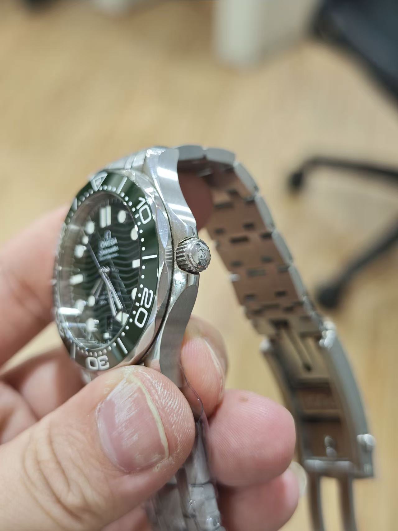 Omega 210.30.42.20.10.001 detail 1
