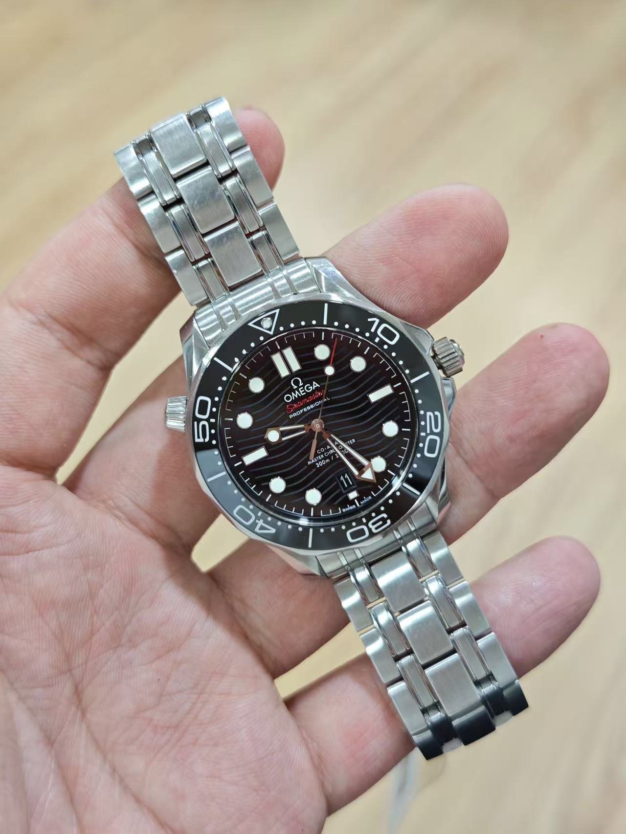 Omega 210.30.42.20.01.001 detail 5