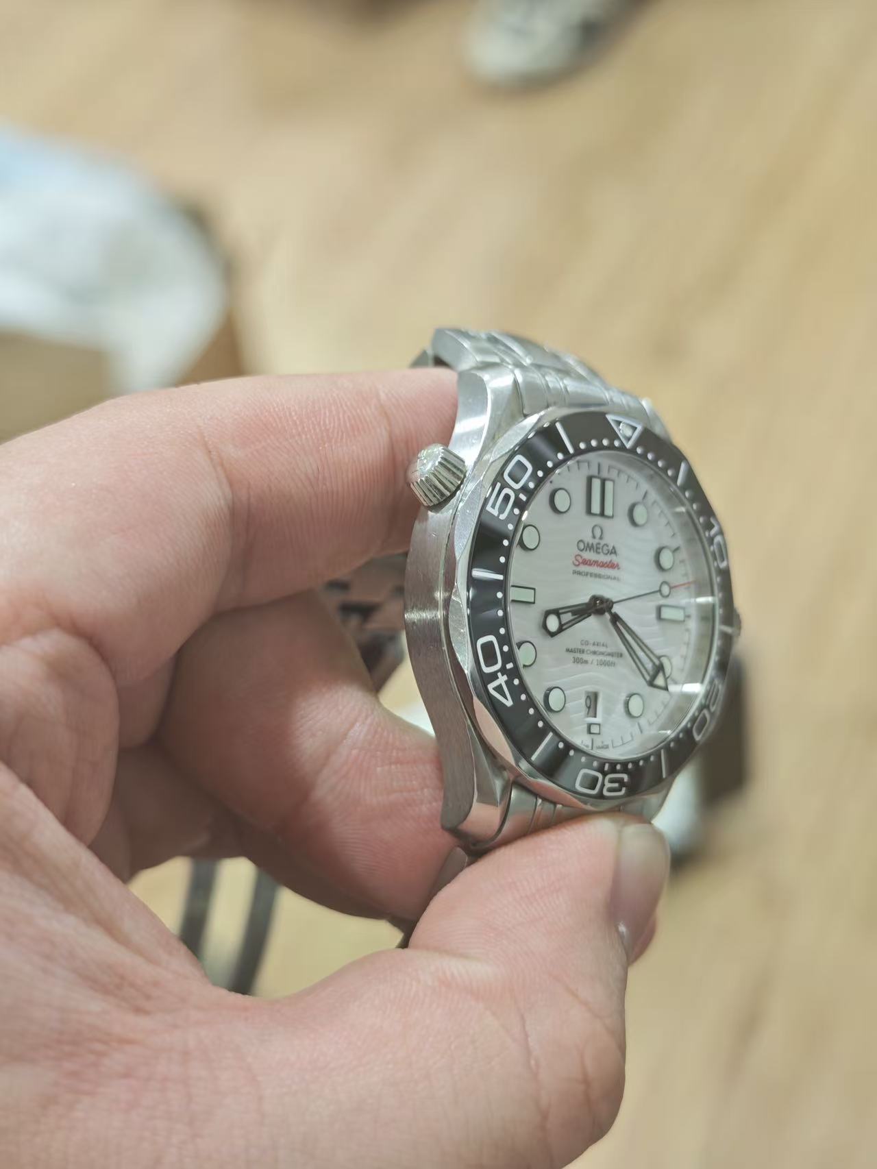 Omega 210.30.42.20.04.001 detail 2