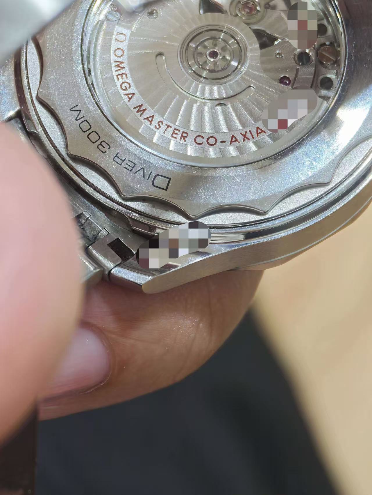 Omega 210.30.42.20.04.001 detail 3