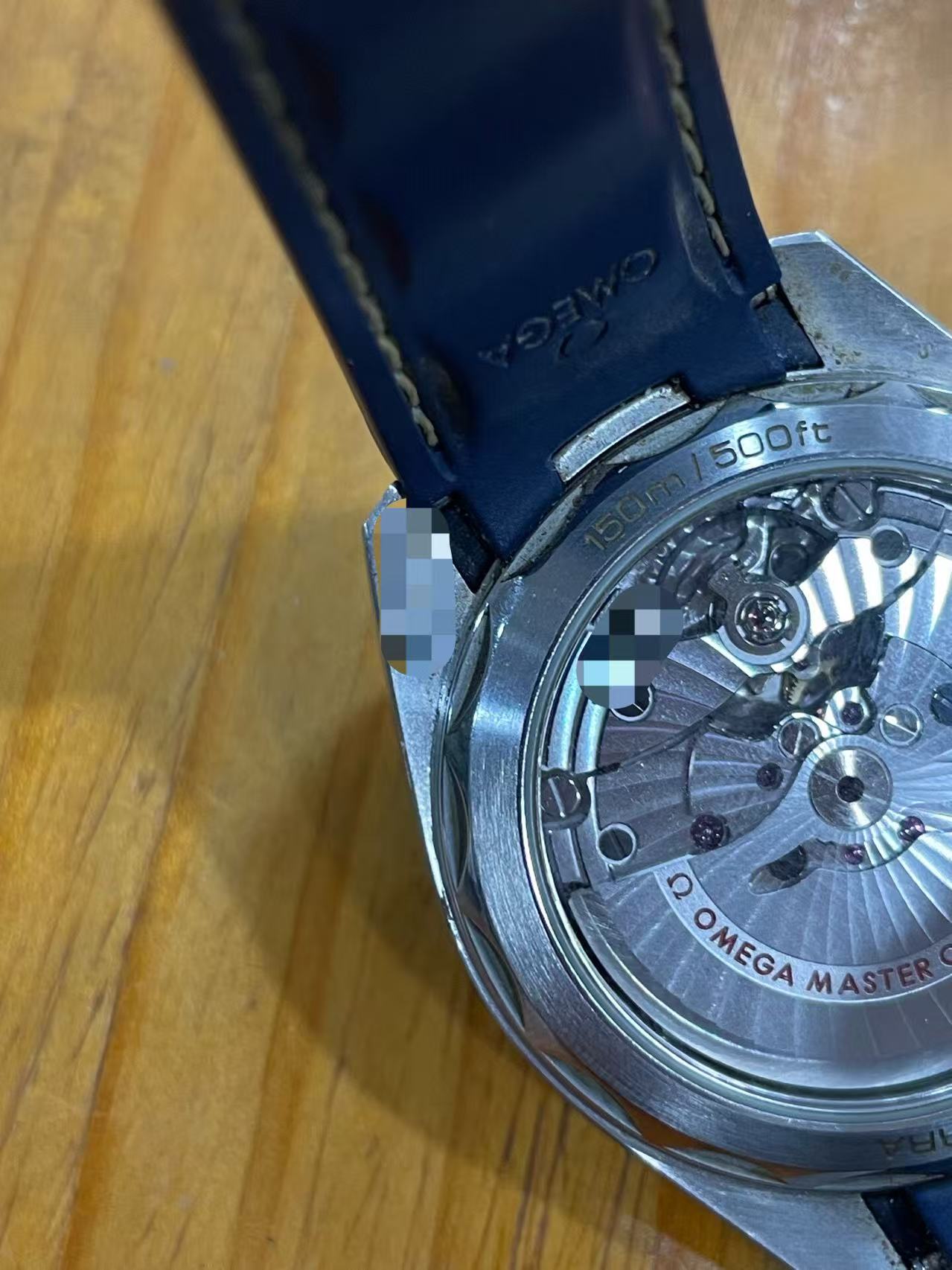 Omega 220.12.41.21.06.001 detail 1