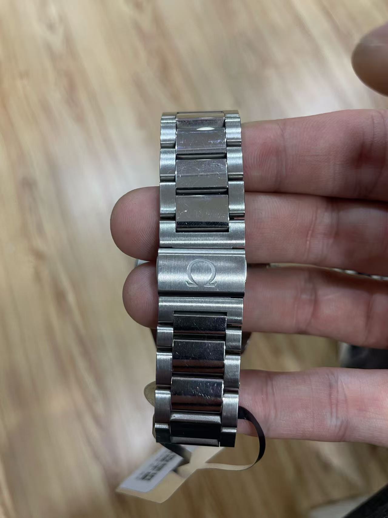Omega 231.10.42.21.03.003 detail 3